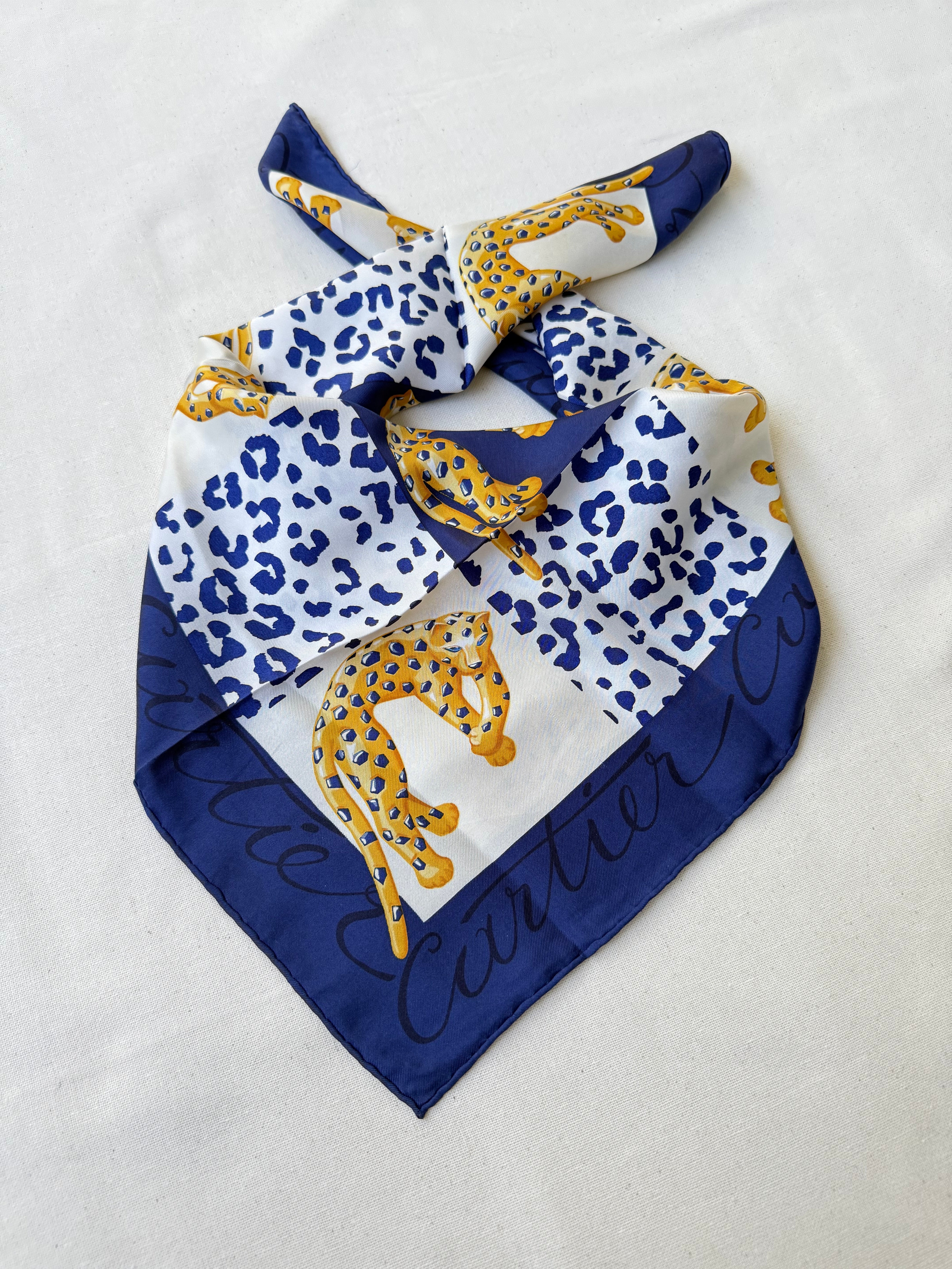 Foulard Cartier – Modèle bleu marine et panthères