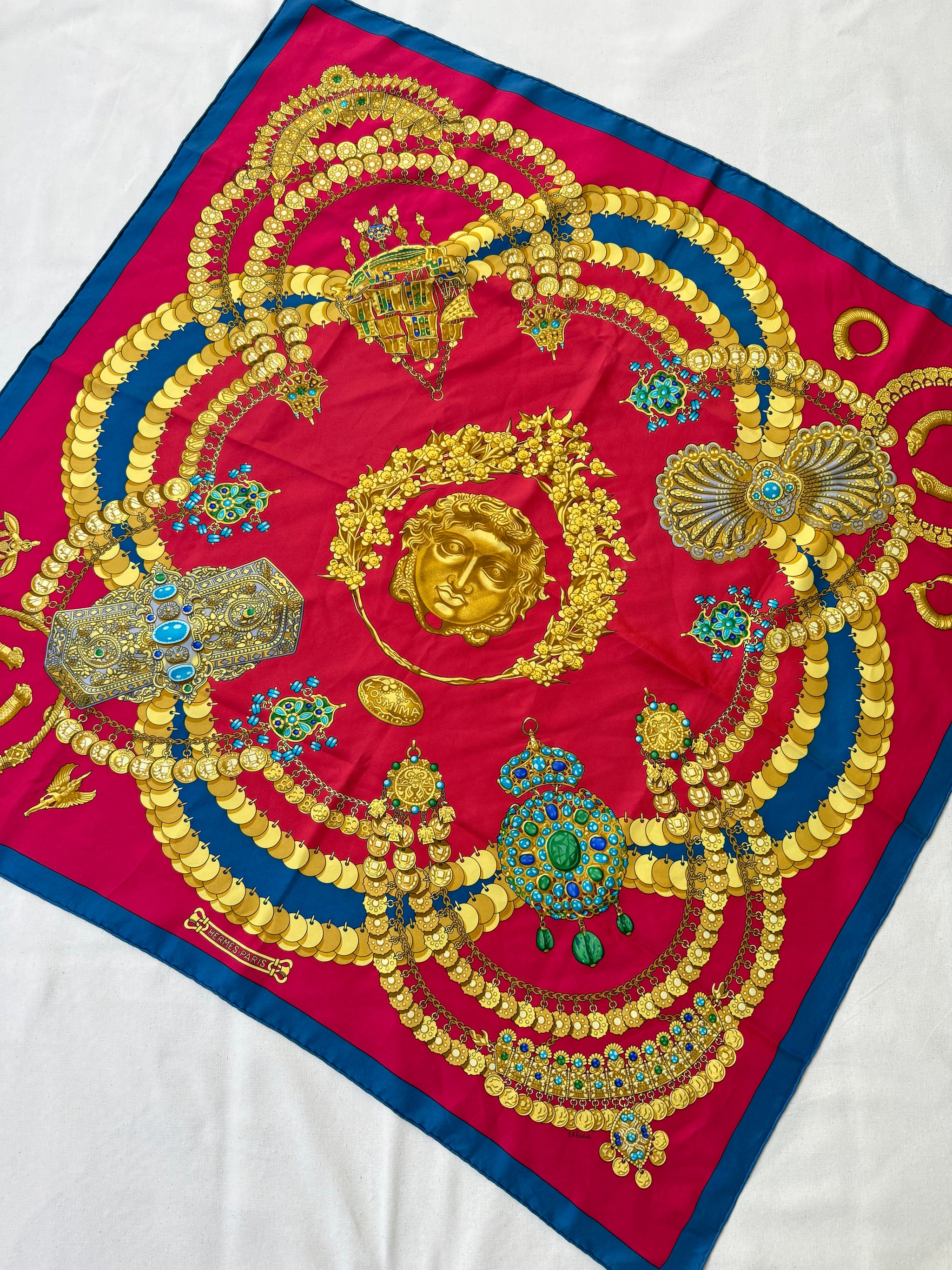 Foulard Hermès – Modèle Kosmima