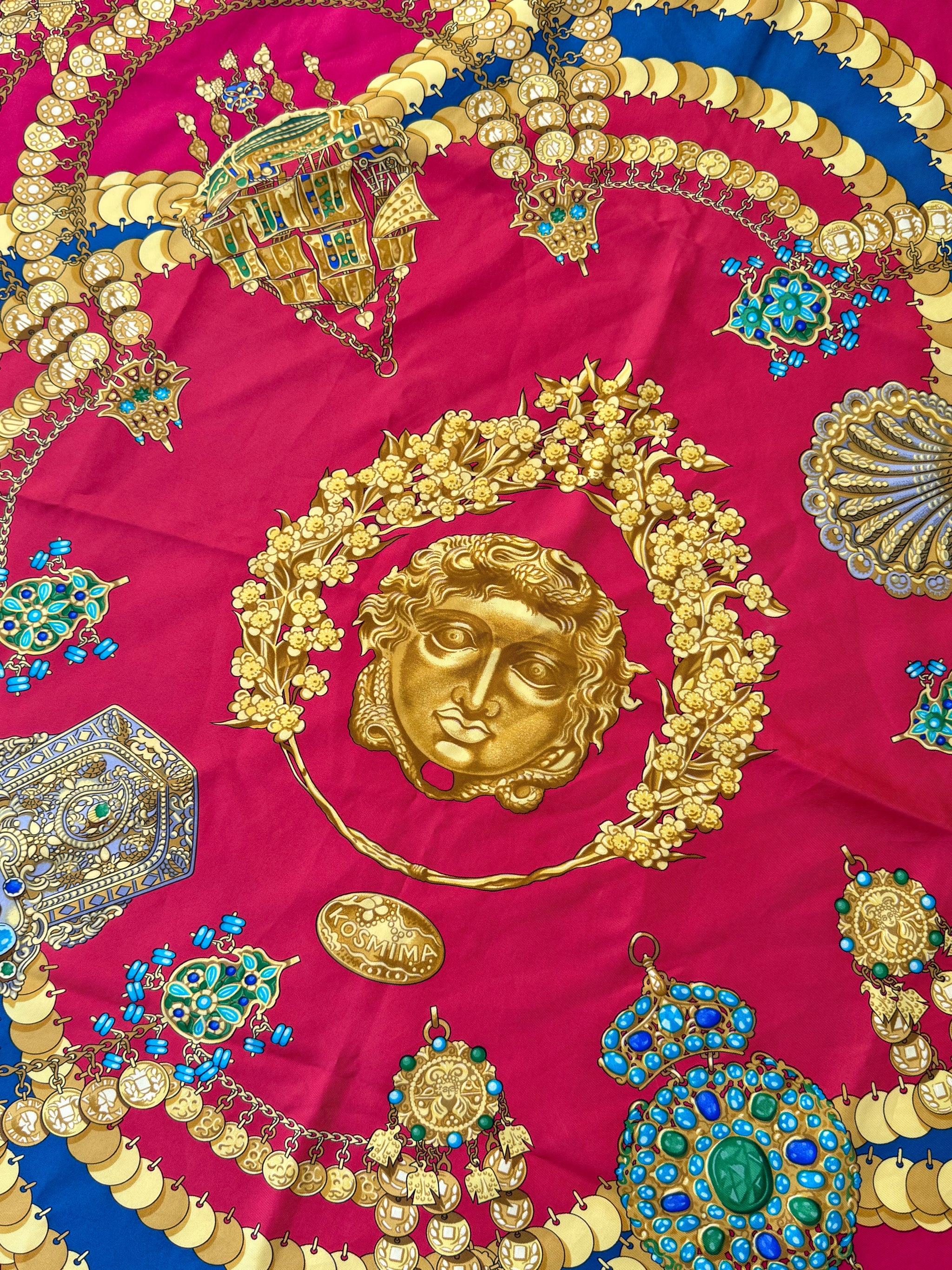 Foulard Hermès – Modèle Kosmima