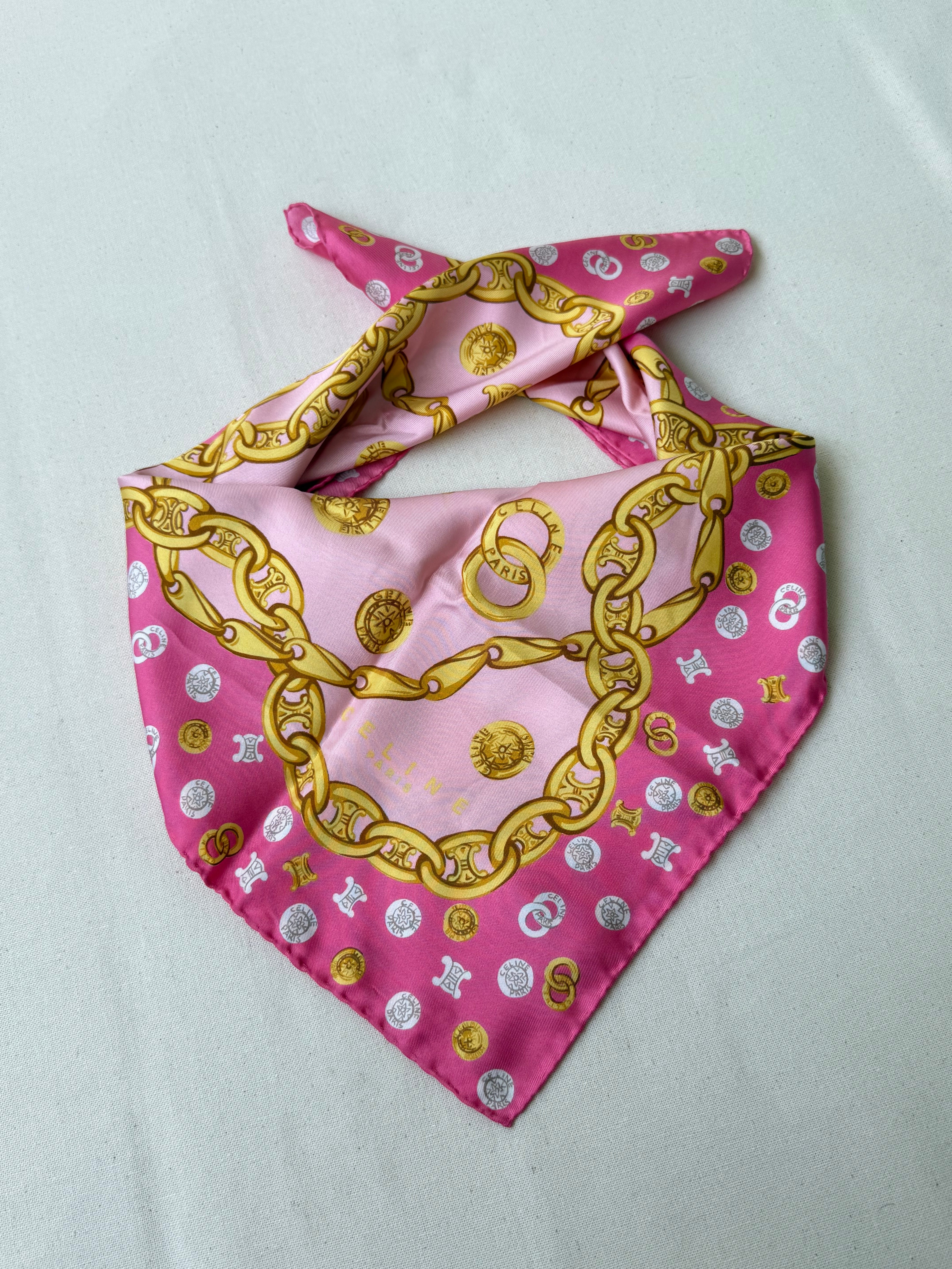 Foulard Céline – Modèle rose et triomphe