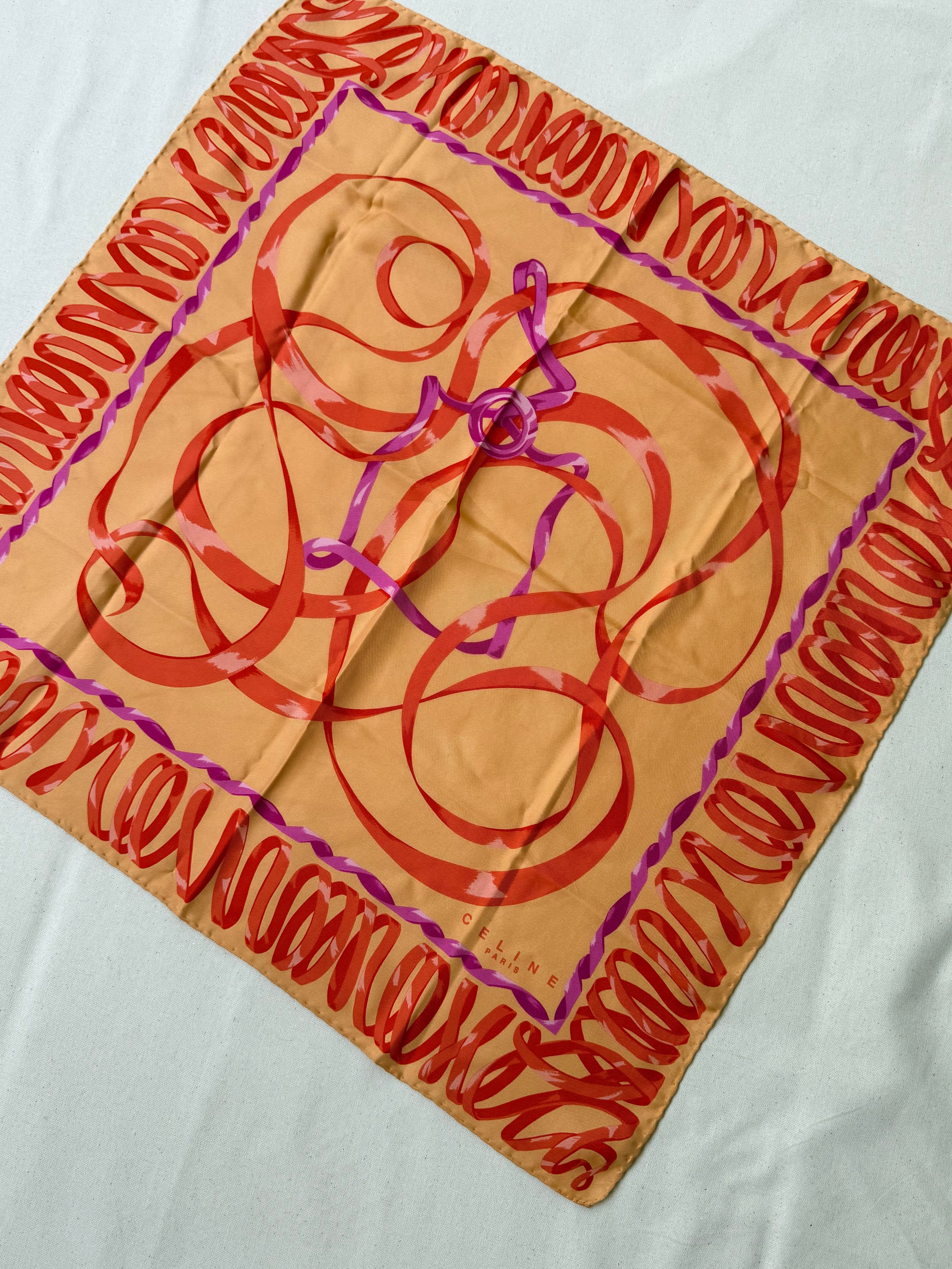 Foulard Céline – Modèle orangé et rubans