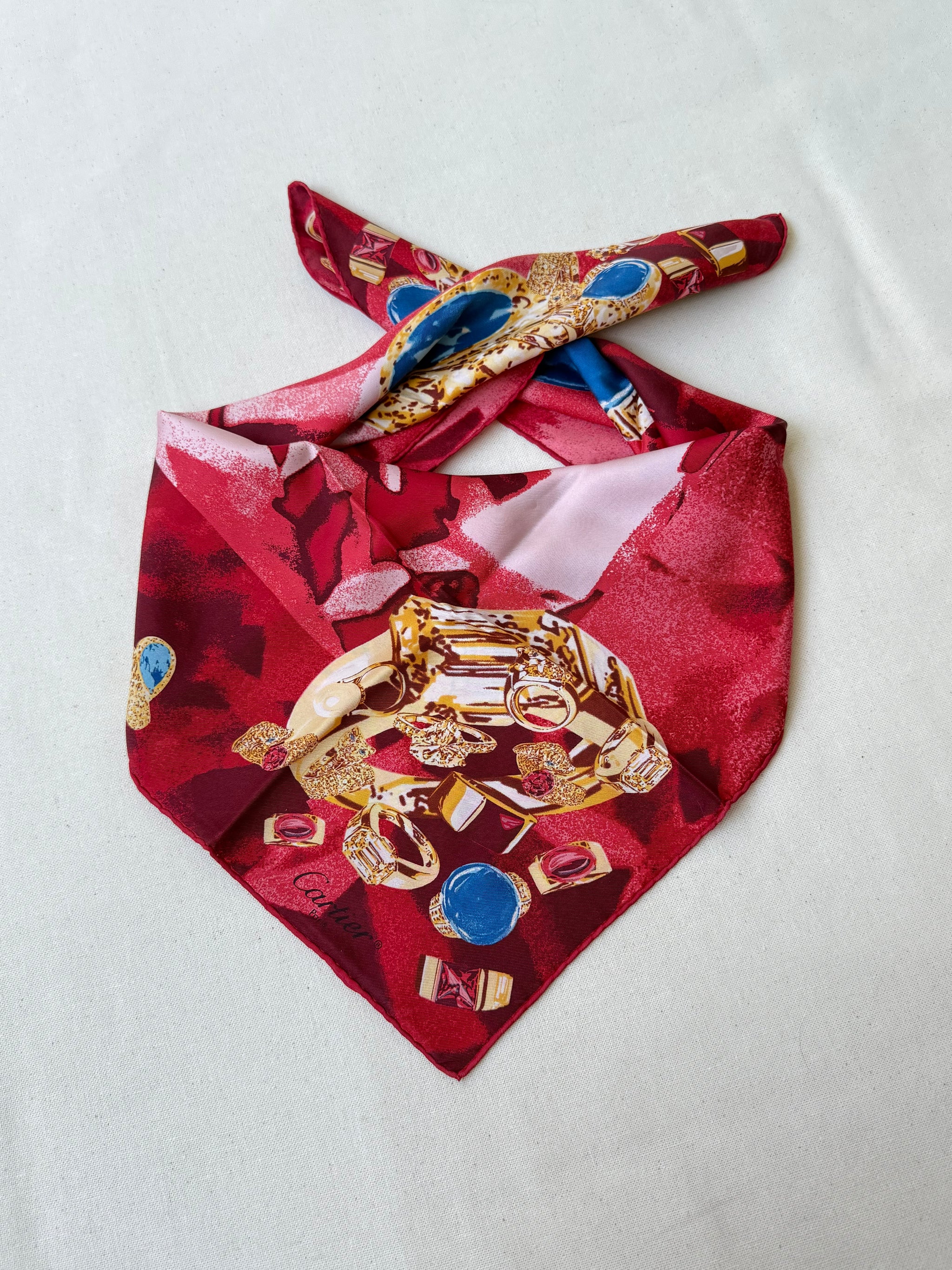 Foulard Cartier – Modèle rouge et bijouteries