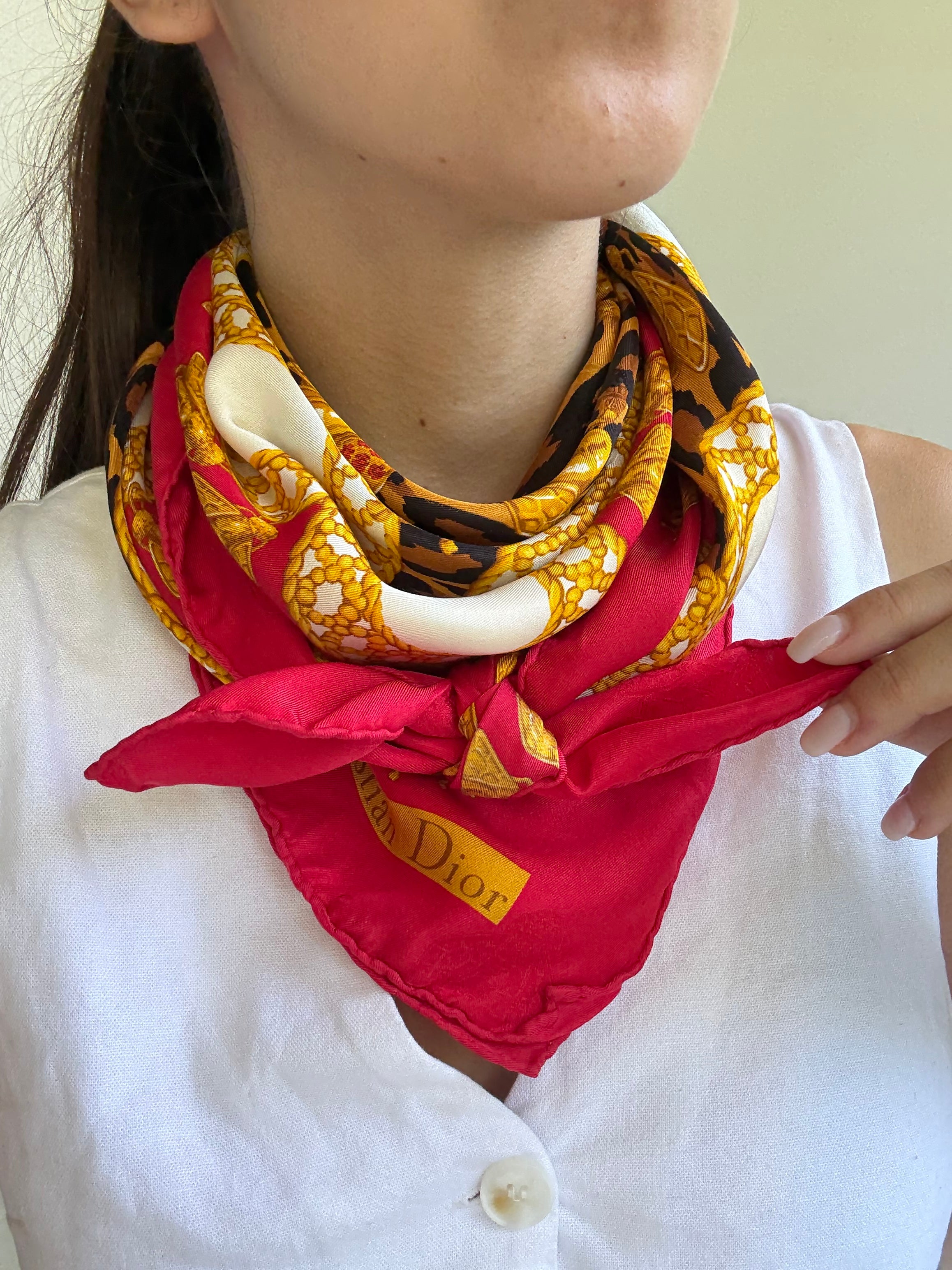 Foulard Christian Dior – Modèle léopard et abeilles