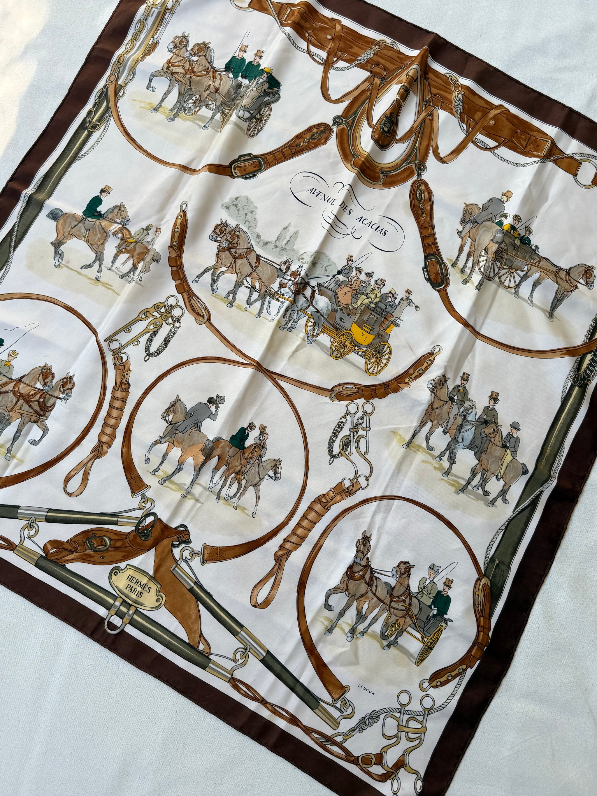Foulard Hermès – Modèle Avenue des Acacias