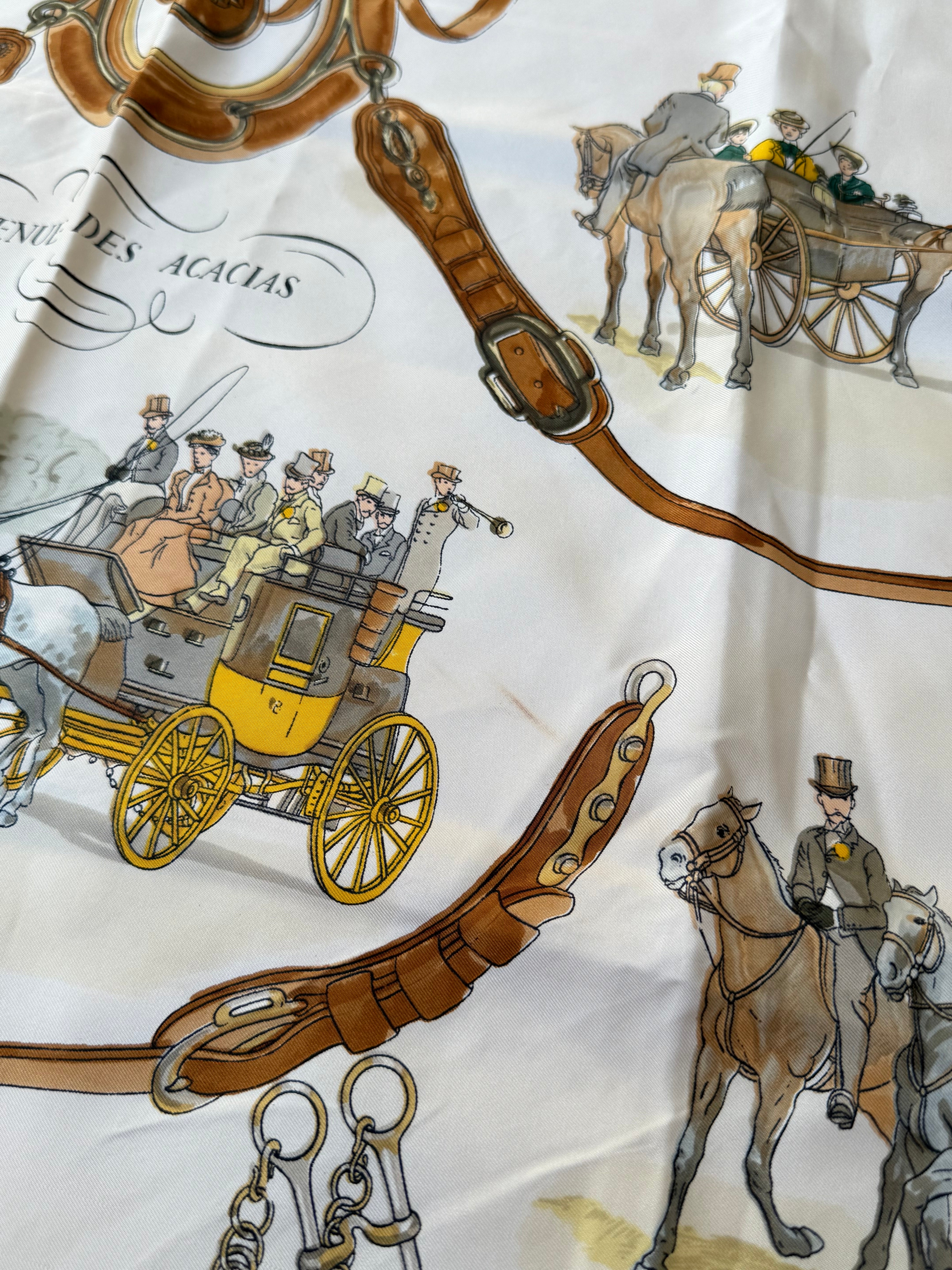 Foulard Hermès – Modèle Avenue des Acacias