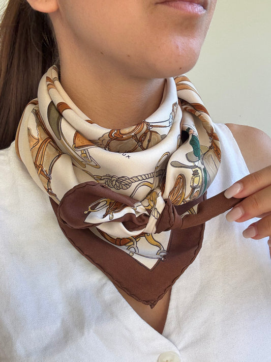 Foulard Hermès – Modèle Avenue des Acacias