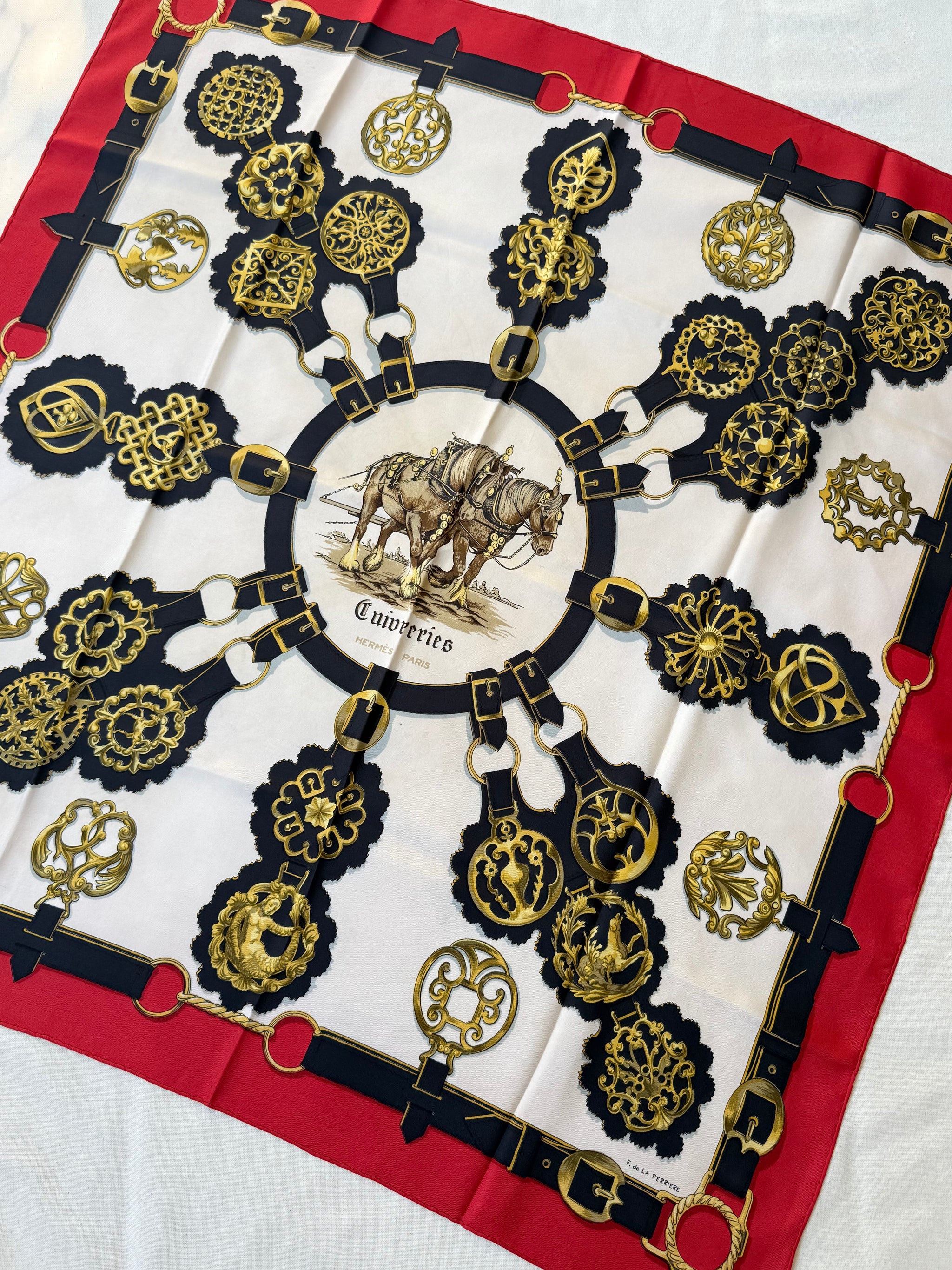 Foulard Hermès – Modèle Cuivreries