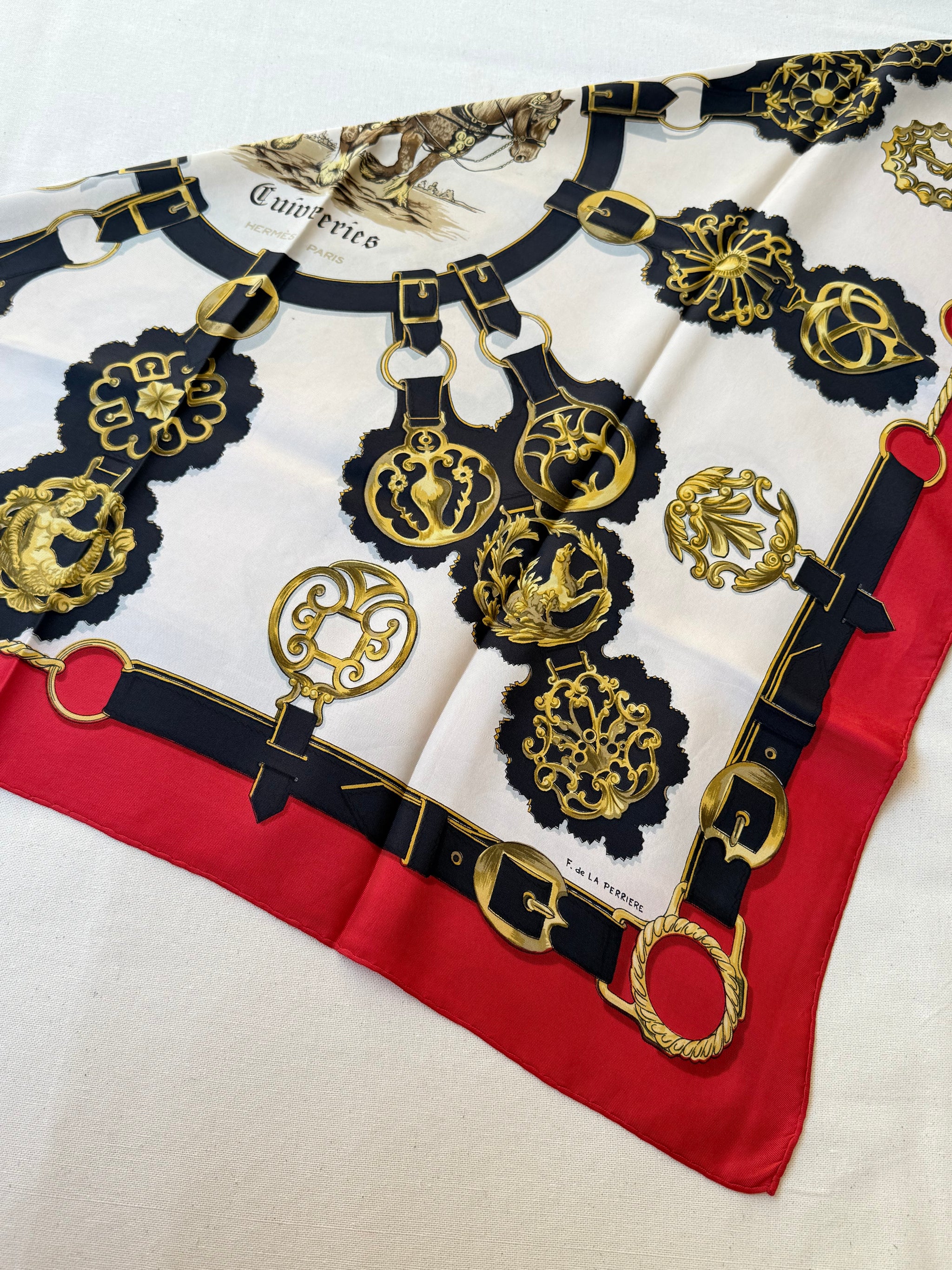 Foulard Hermès – Modèle Cuivreries