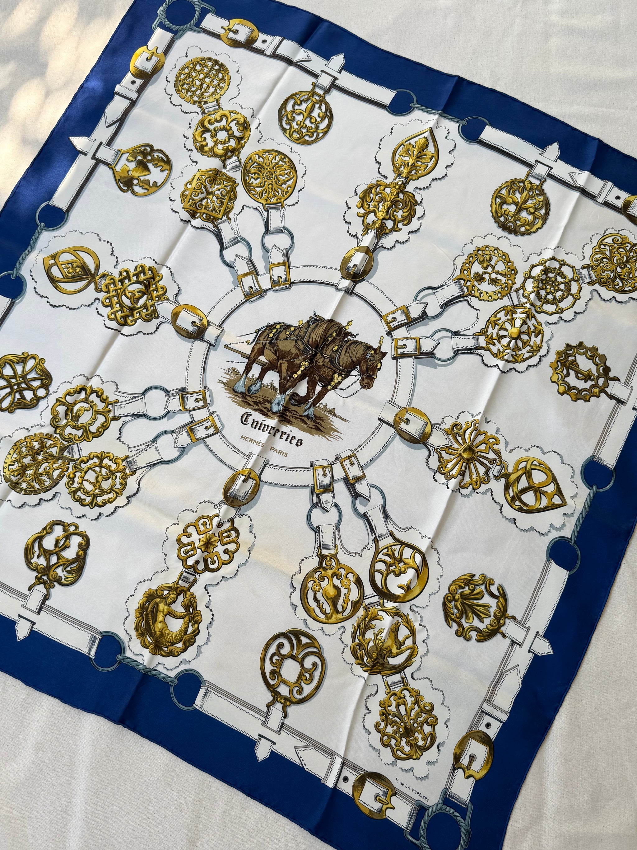 Foulard Hermès – Modèle Cuivreries