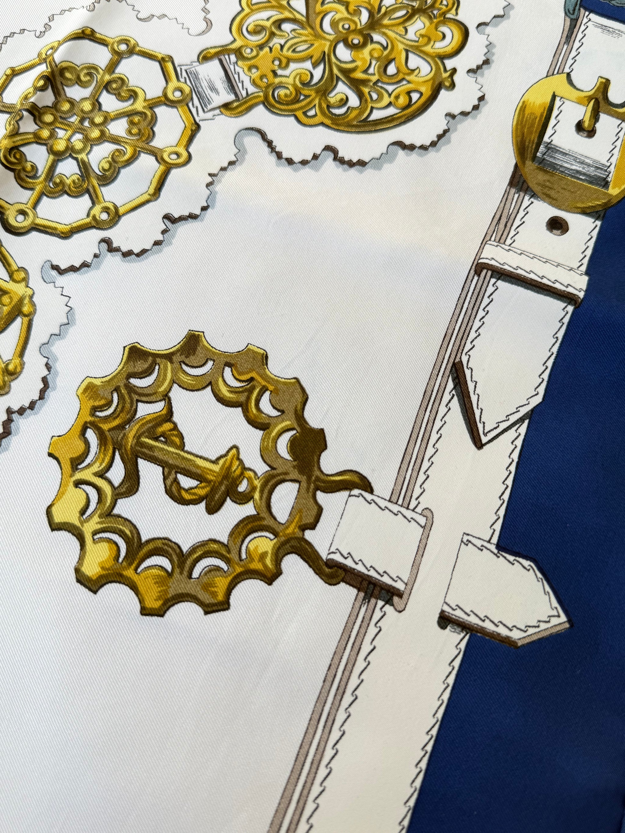 Foulard Hermès – Modèle Cuivreries