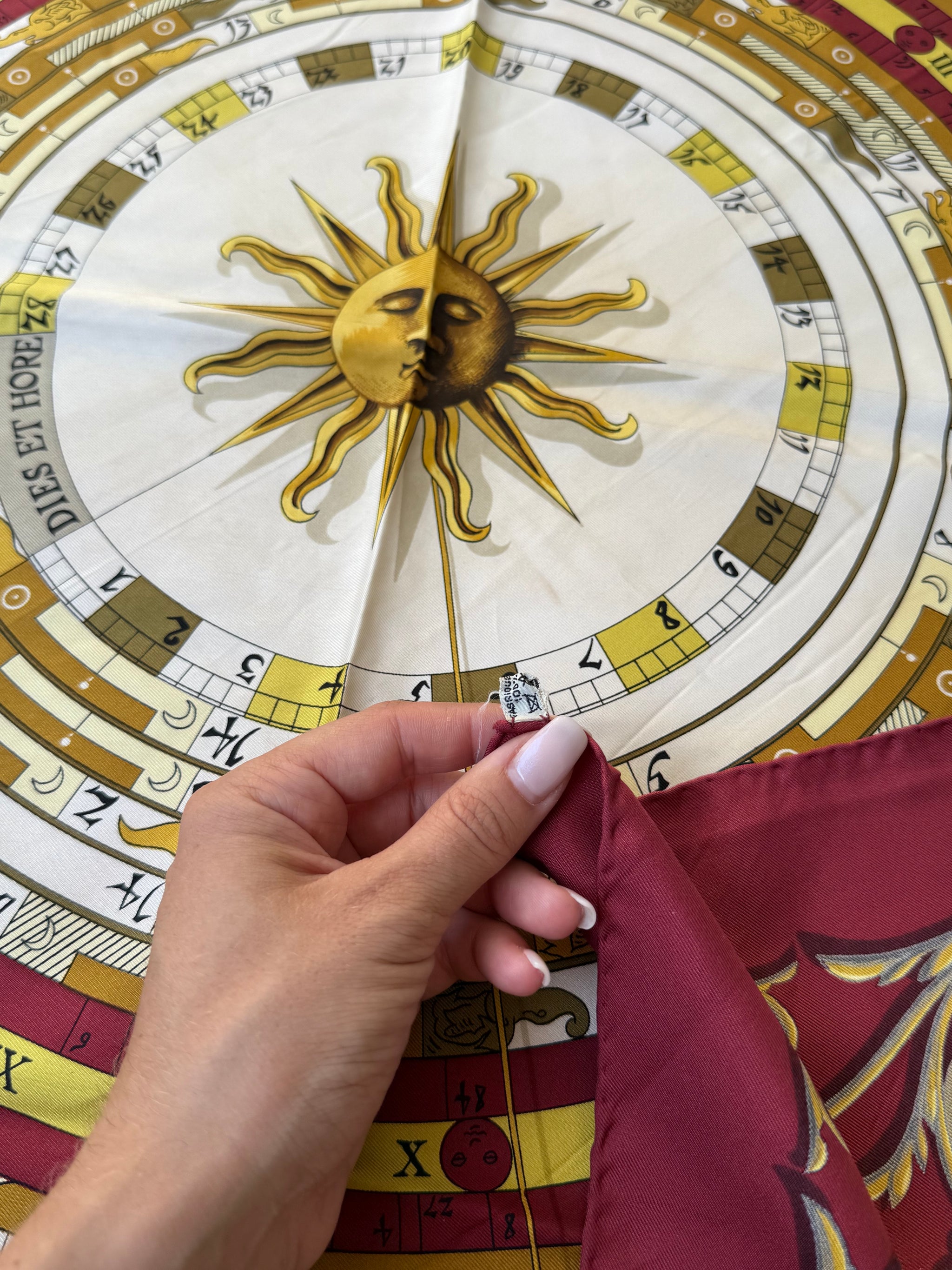 Foulard Hermès – Modèle Astrologie