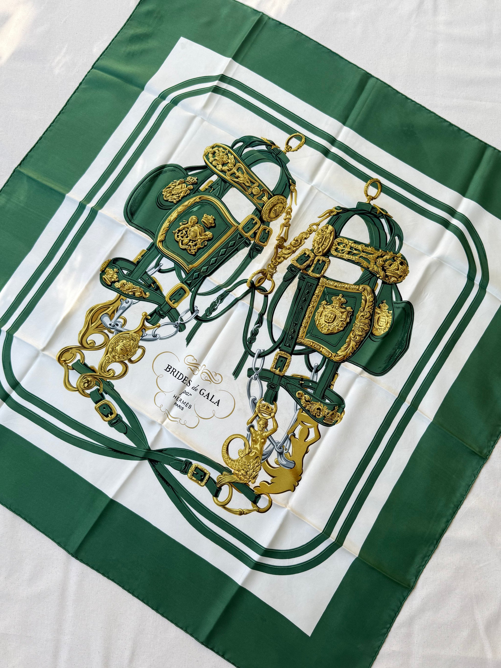 Foulard Hermès – Modèle Brides de Gala