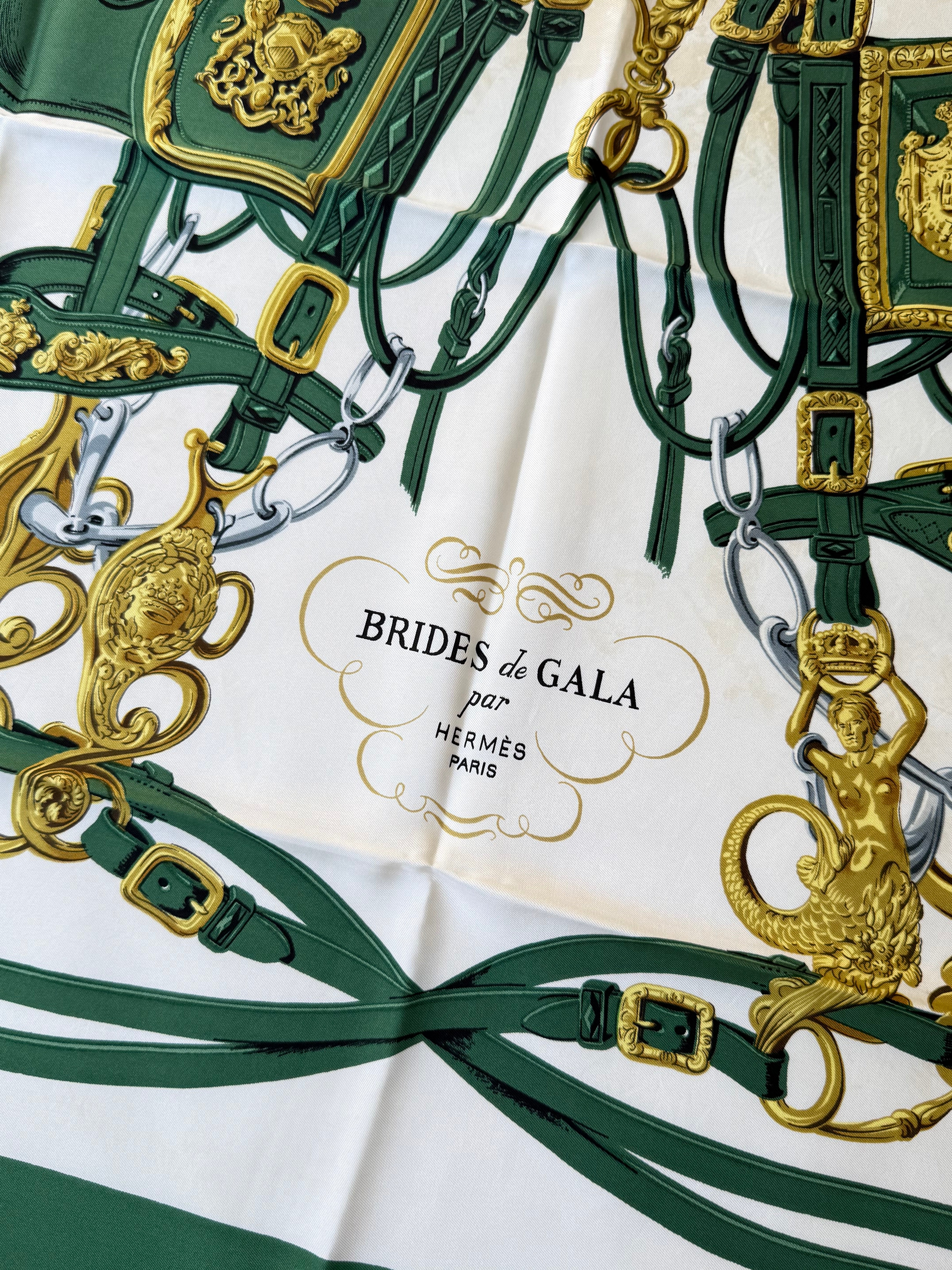 Foulard Hermès – Modèle Brides de Gala