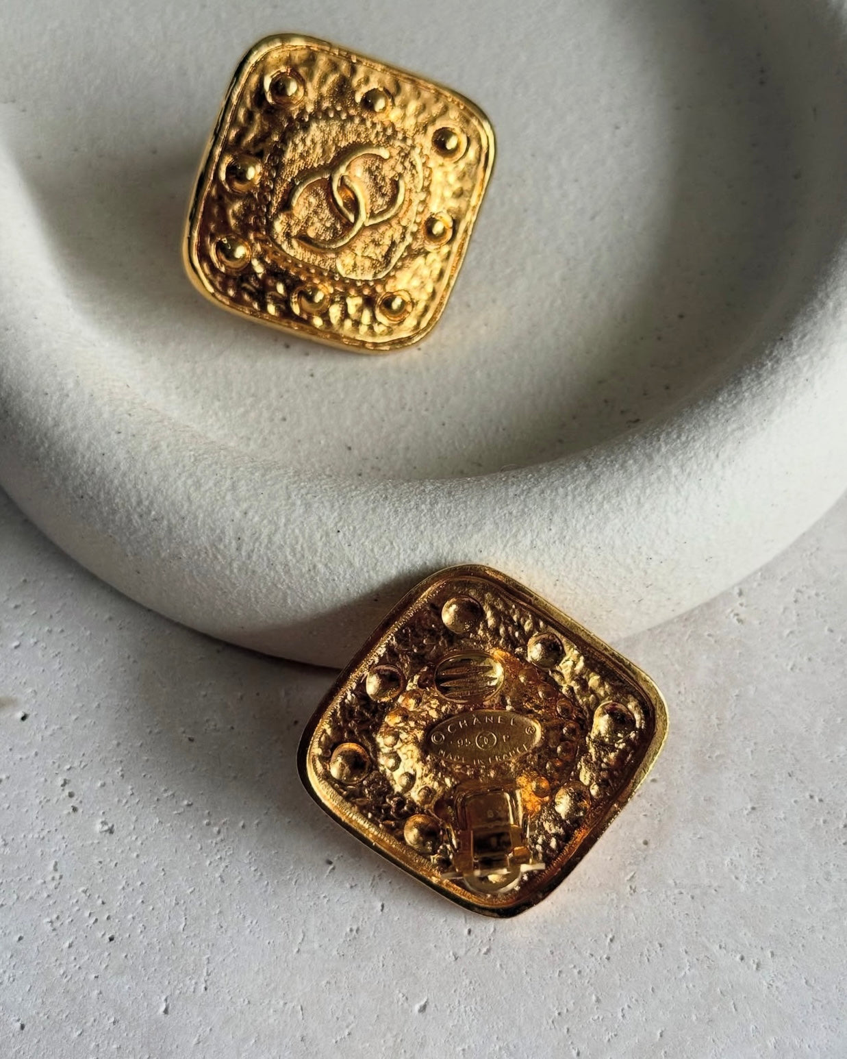 Boucles d’oreilles vintage Chanel - Losanges CC