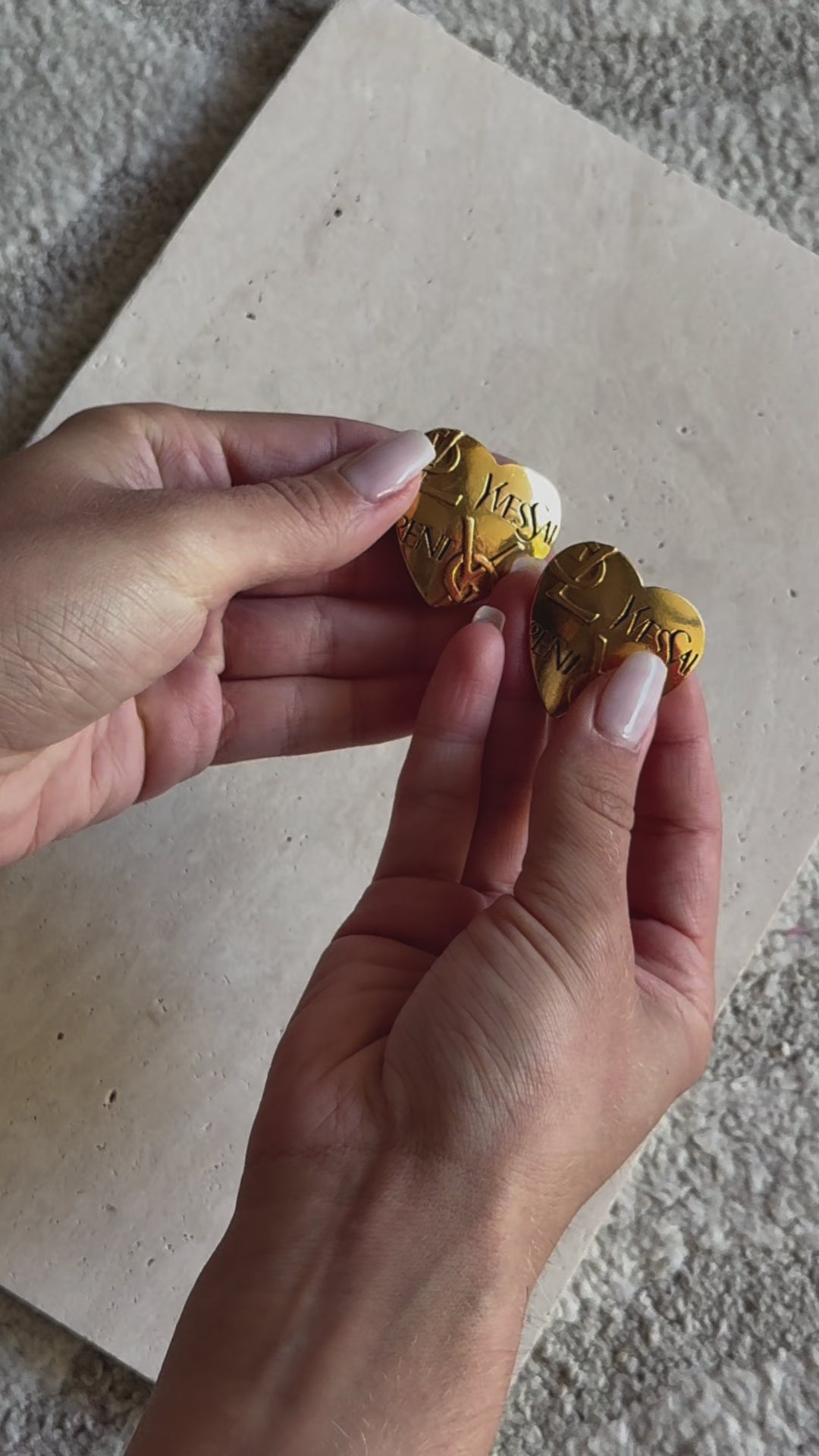 Boucles d’oreilles YSl vintage - Coeurs inscriptions