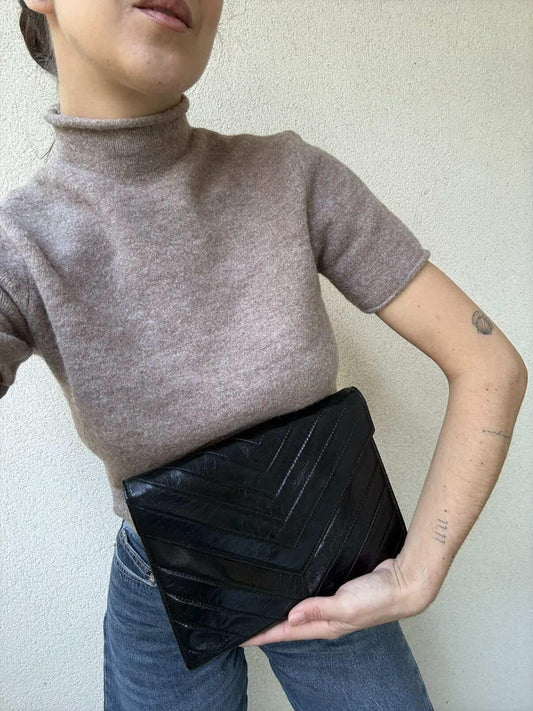 Pochette Yves Saint Laurent vintage - Enveloppe cuir noir matelassée