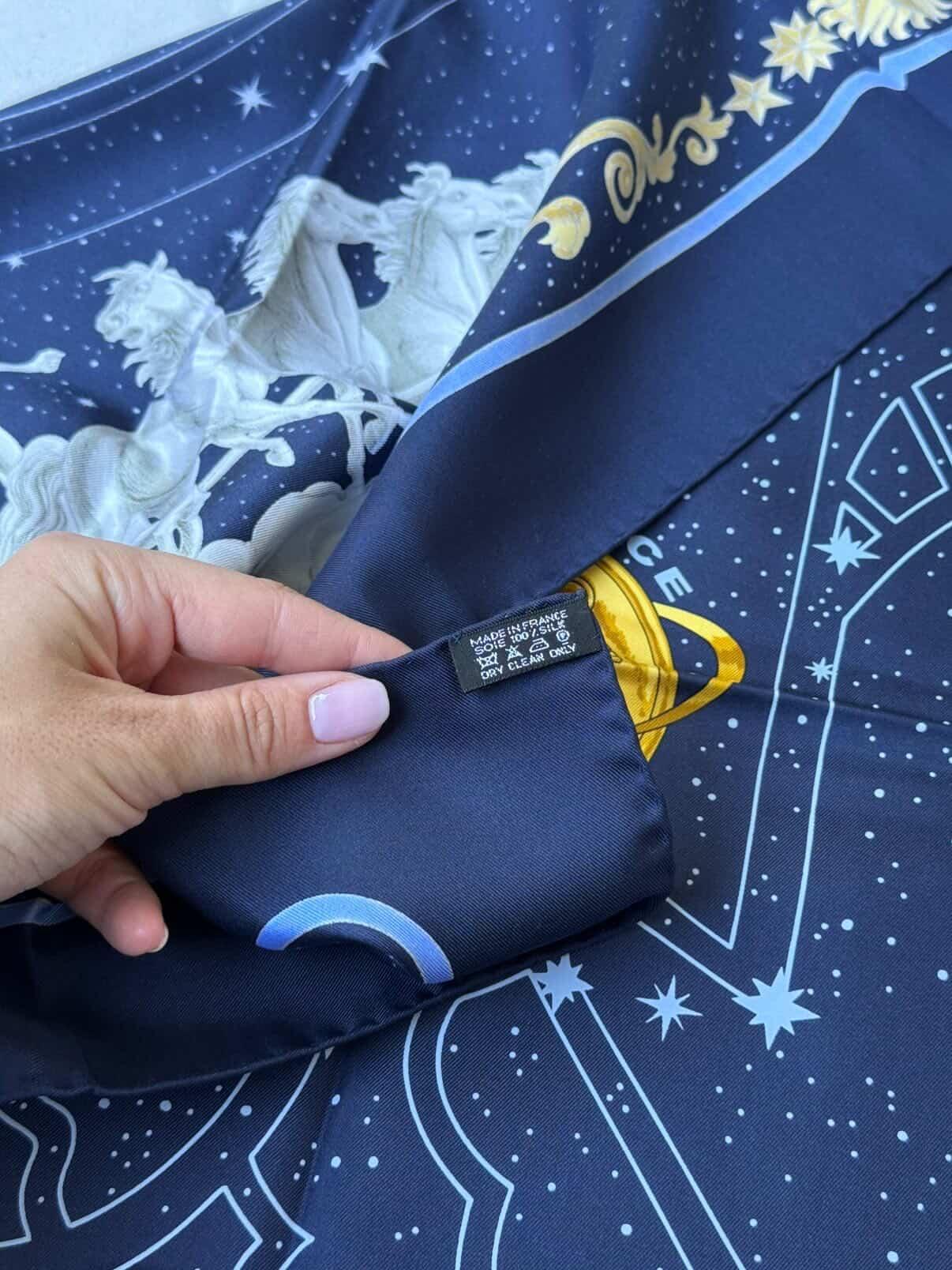Foulard Hermès – Modèle Cosmos x Air France édition limitée