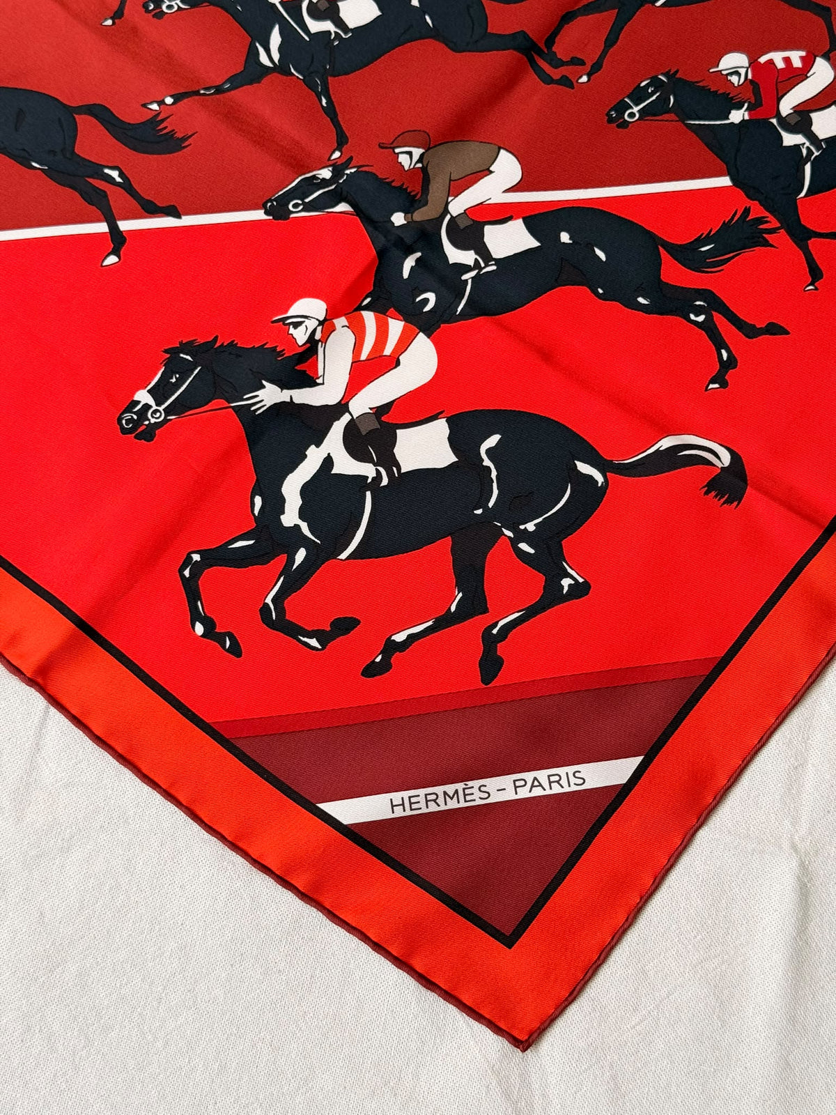 Foulard Hermès – Modèle Les Courses