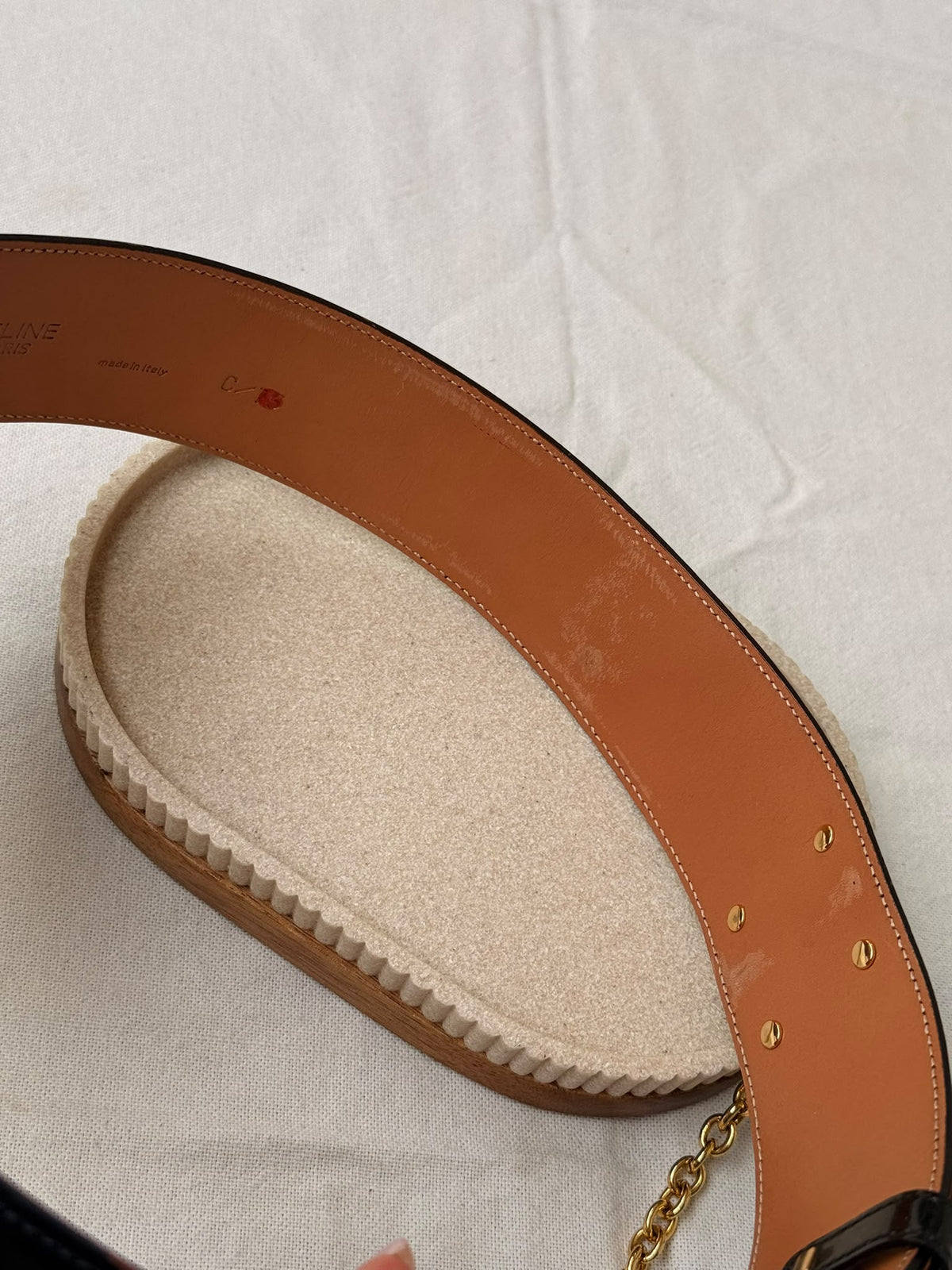 Ceinture Céline vintage - Cuir noir brillant et chaîne dorée