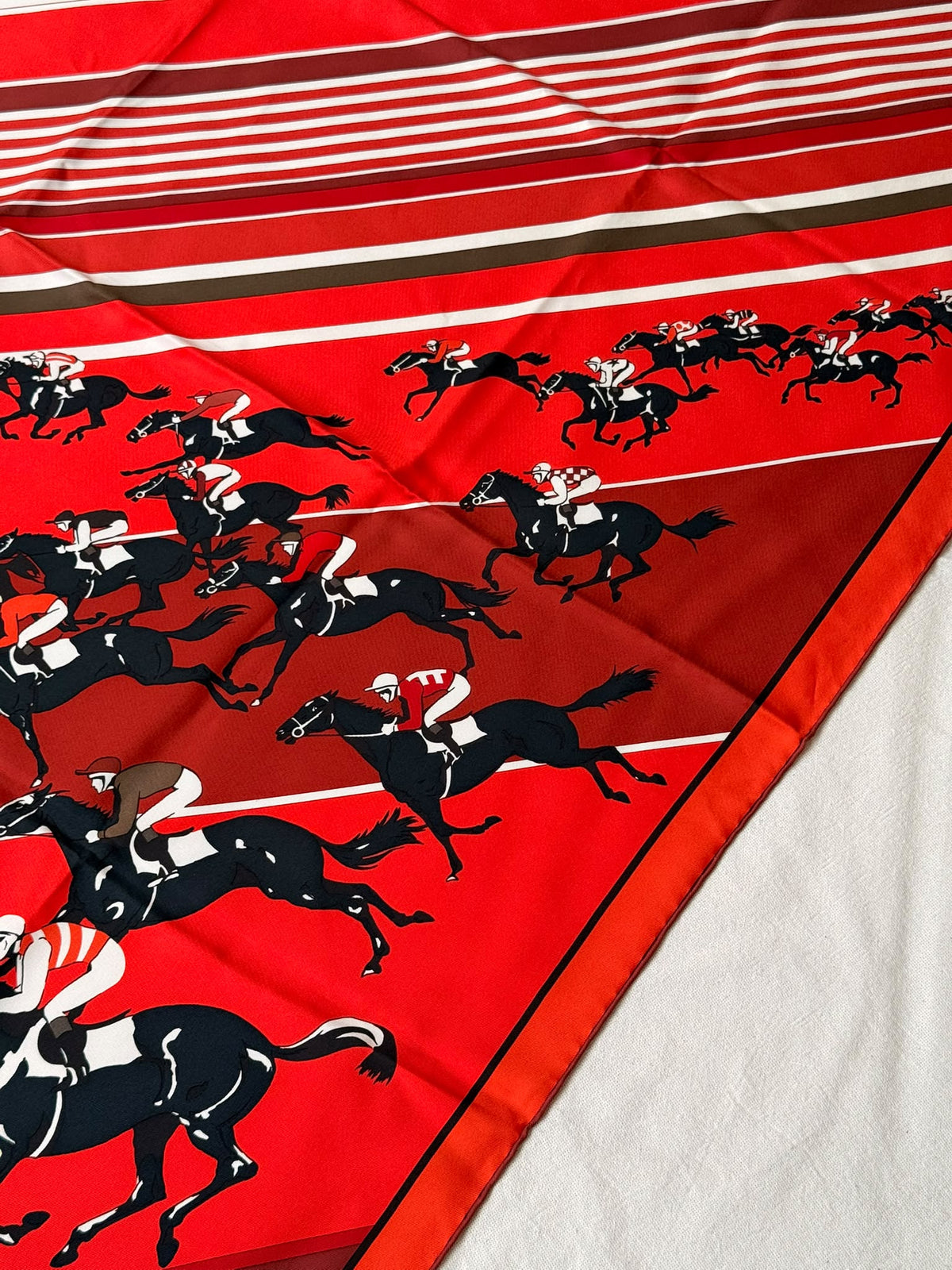 Foulard Hermès – Modèle Les Courses