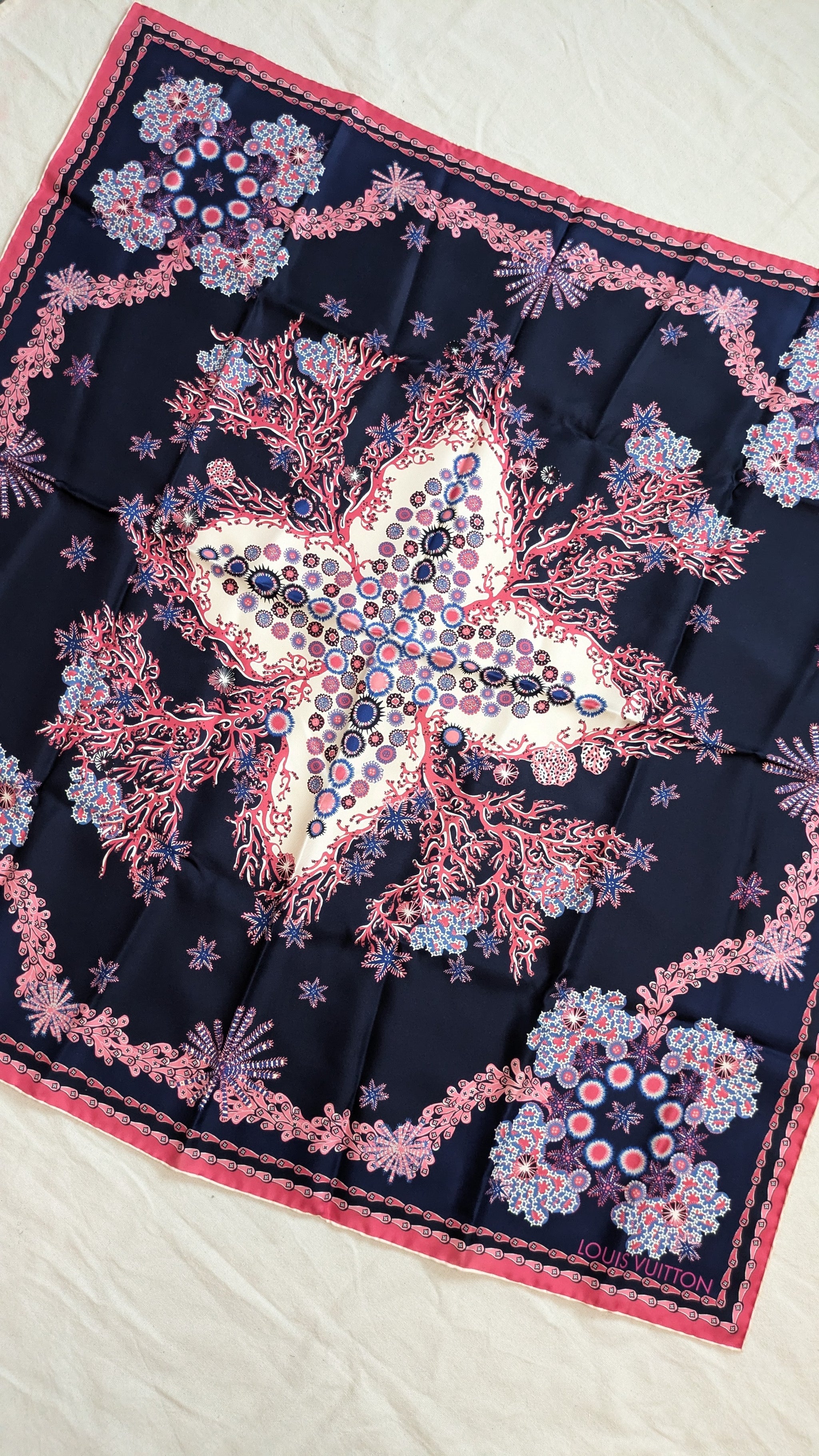 Foulard Louis Vuitton – Motifs marins