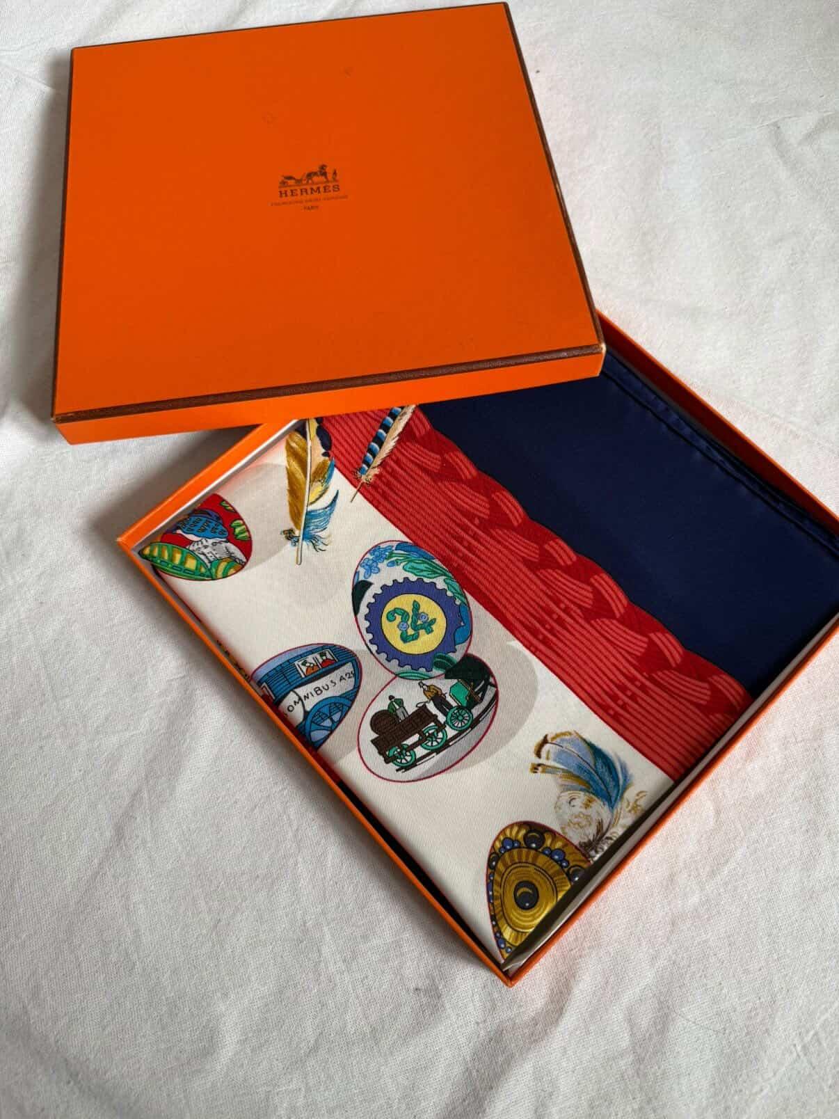 Foulard Hermès – Modèle Couvée d'Hermès