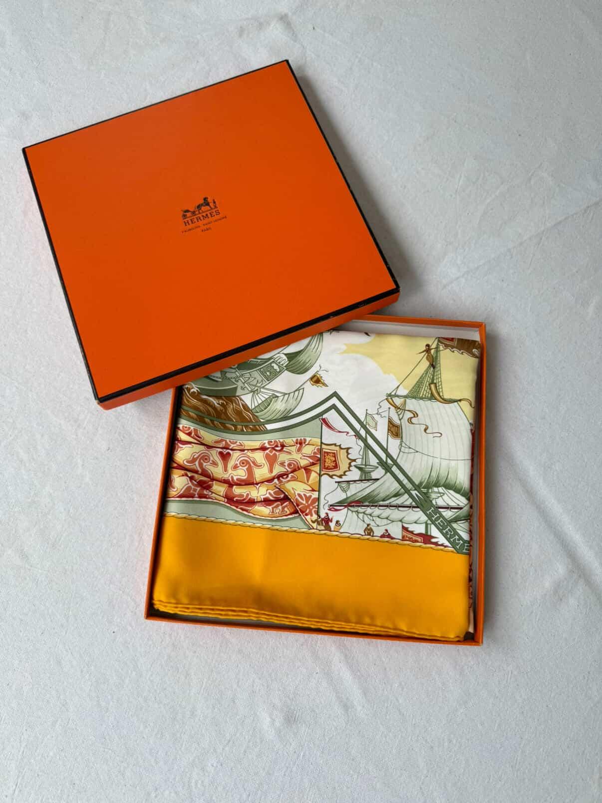 Foulard Hermès – Modèle Au delà des 5 mers