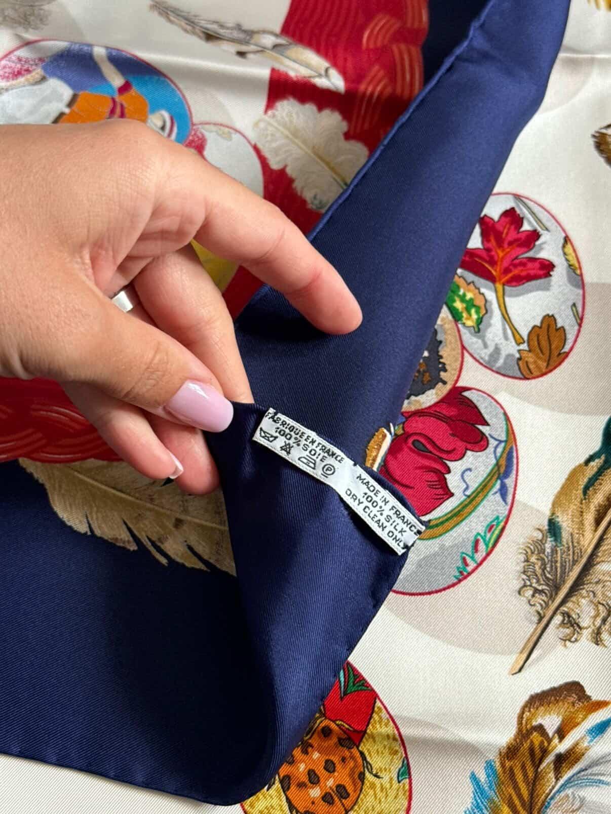 Foulard Hermès – Modèle Couvée d'Hermès