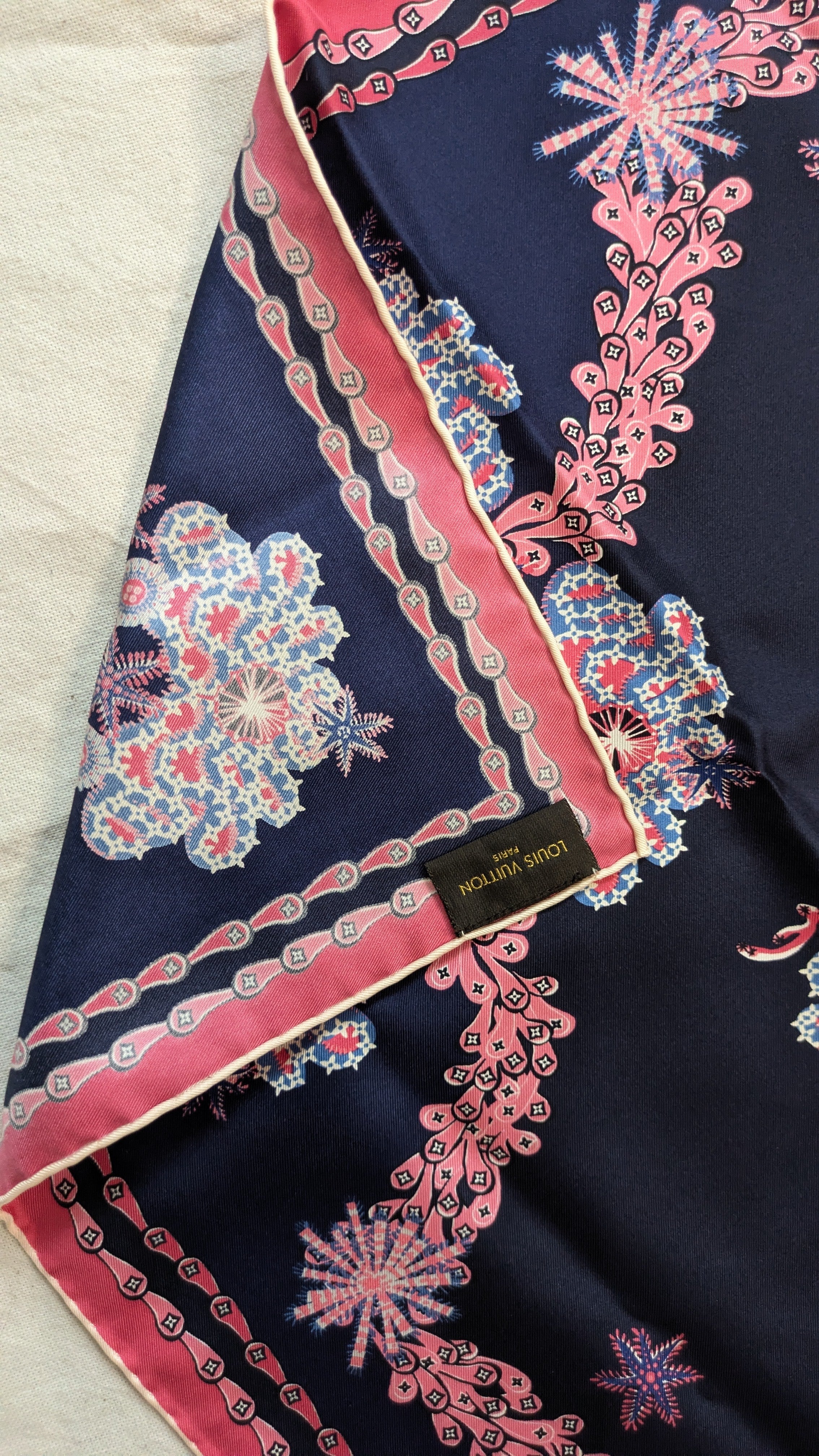 Foulard Louis Vuitton – Motifs marins