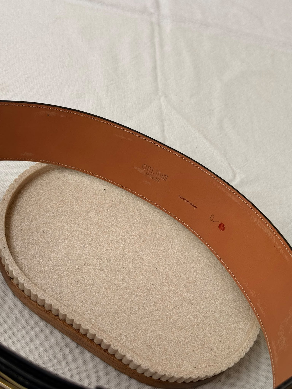 Ceinture Céline vintage - Cuir noir brillant et chaîne dorée