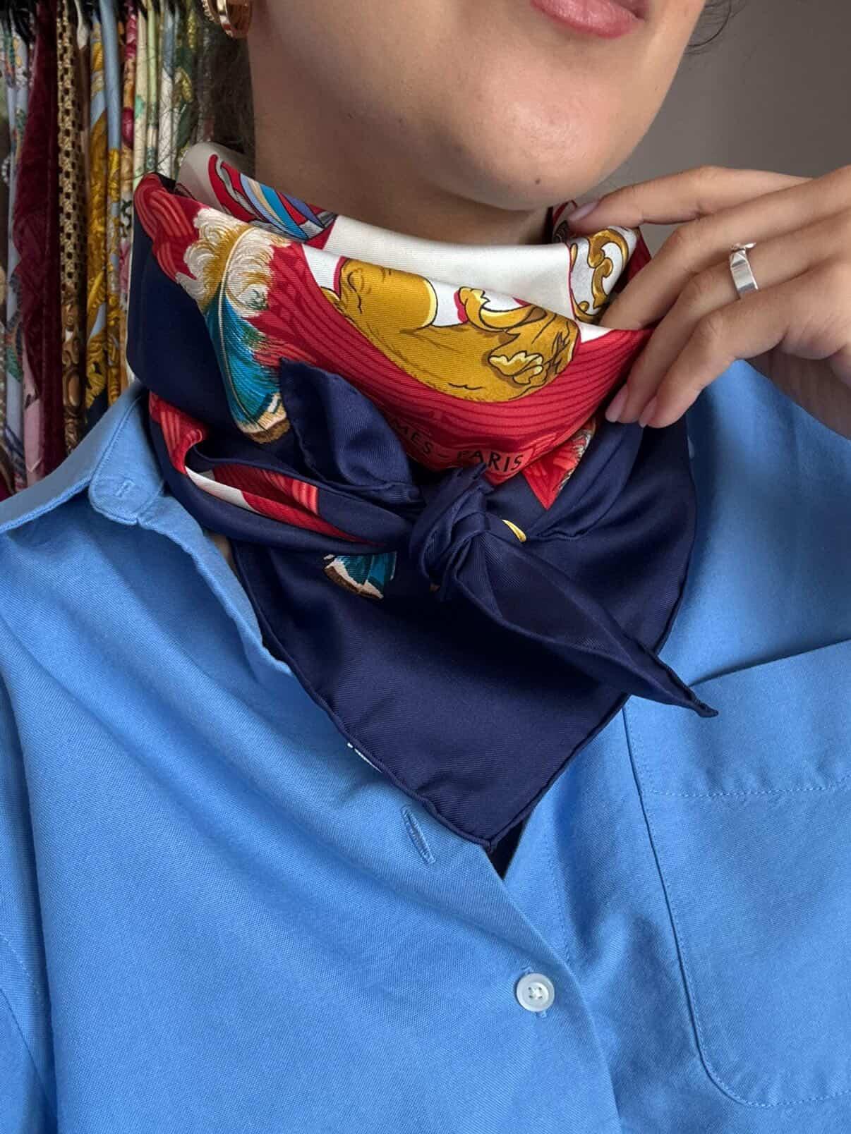 Foulard Hermès – Modèle Couvée d'Hermès