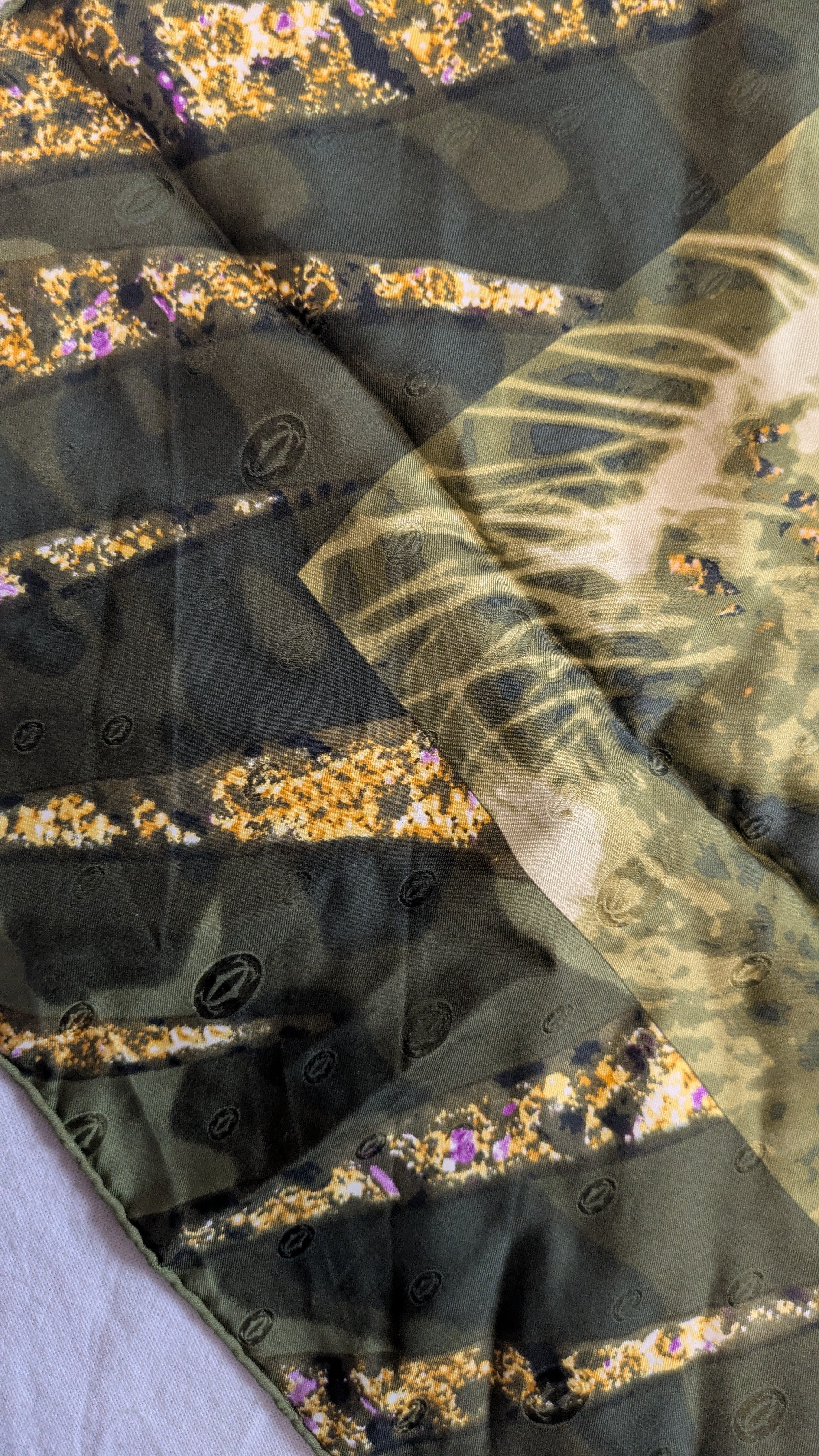Foulard Cartier – Motif panthère kaki