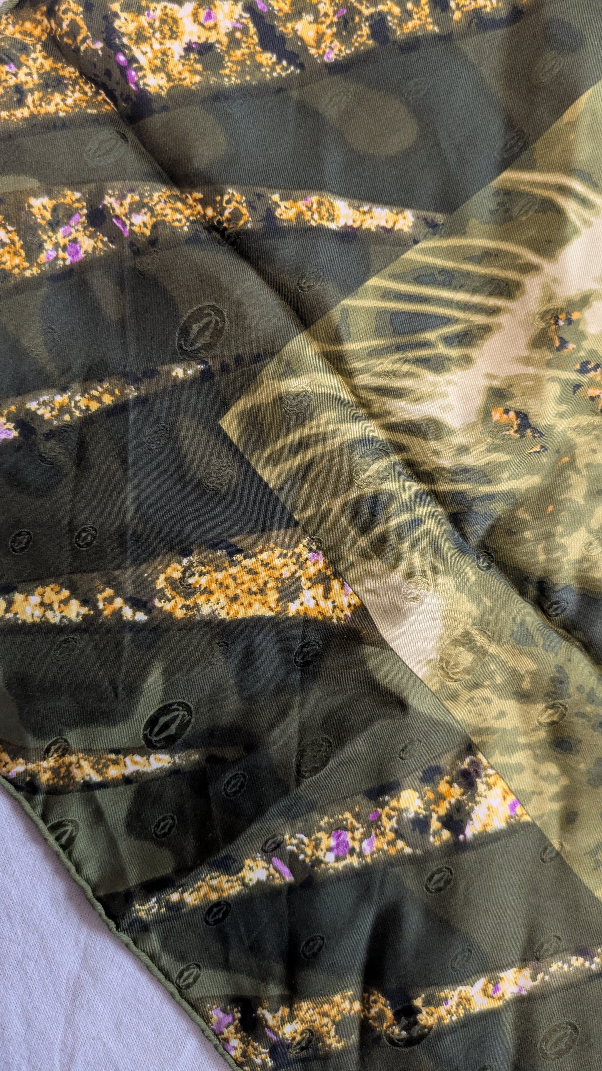 Foulard Cartier – Motif panthère kaki