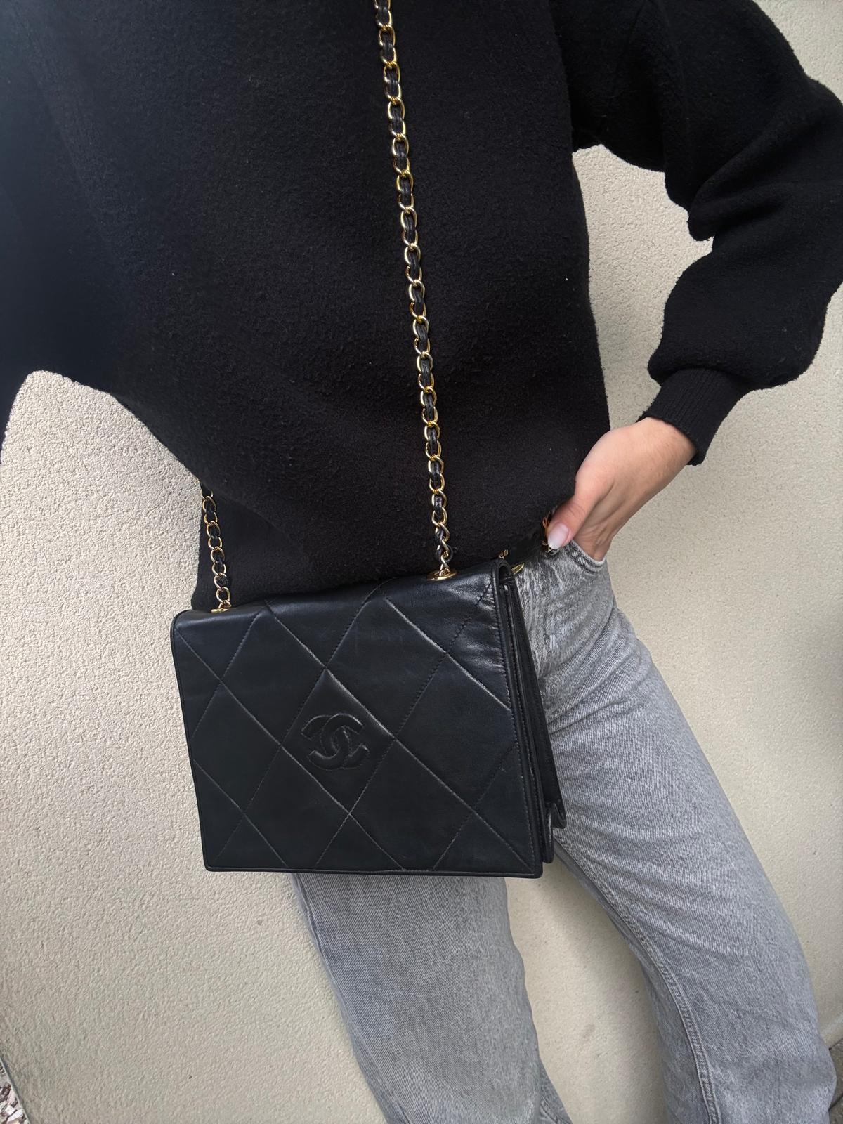 Sac Chanel single flap en cuir agneau noir matelassé