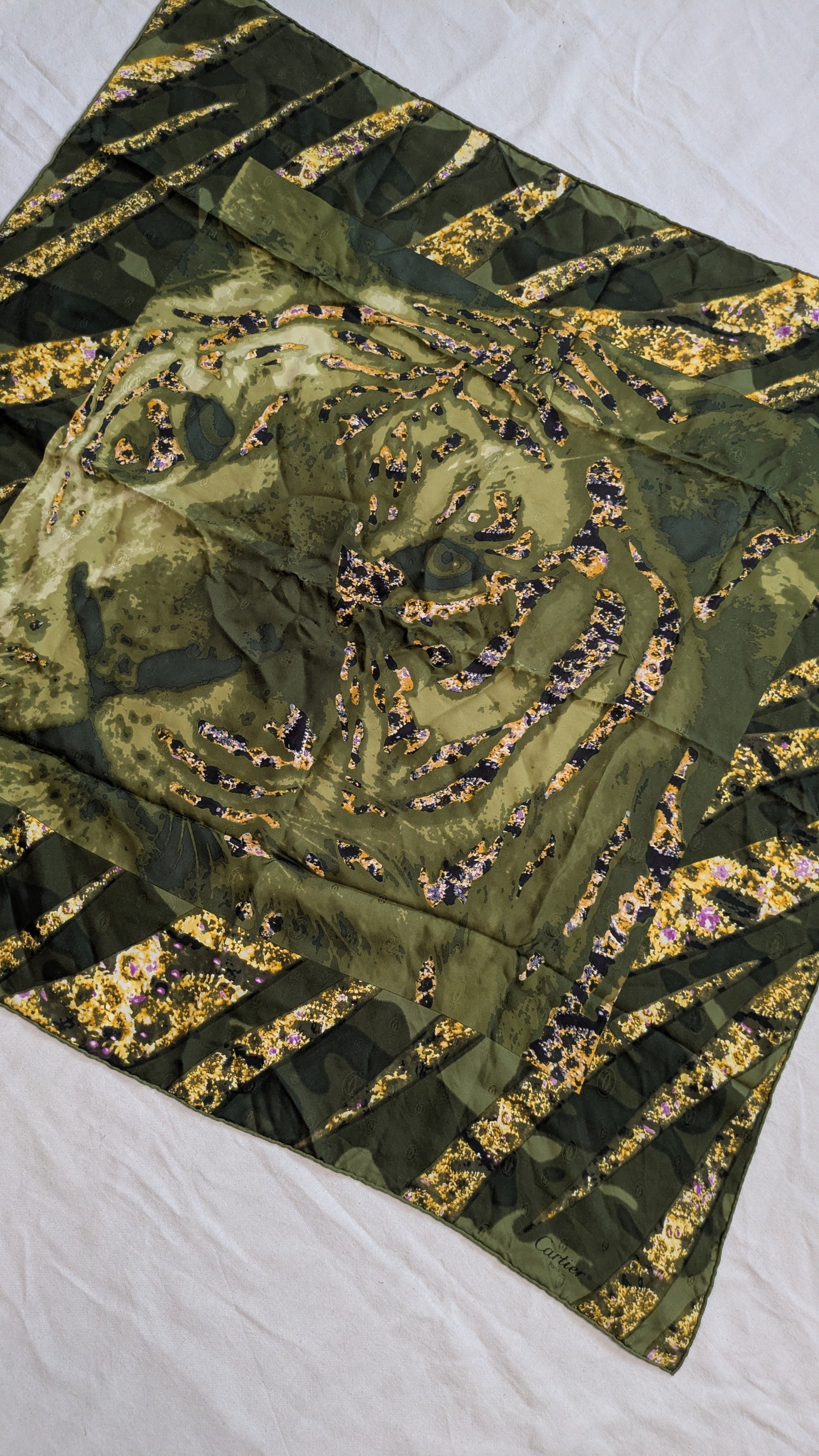 Foulard Cartier – Motif panthère kaki