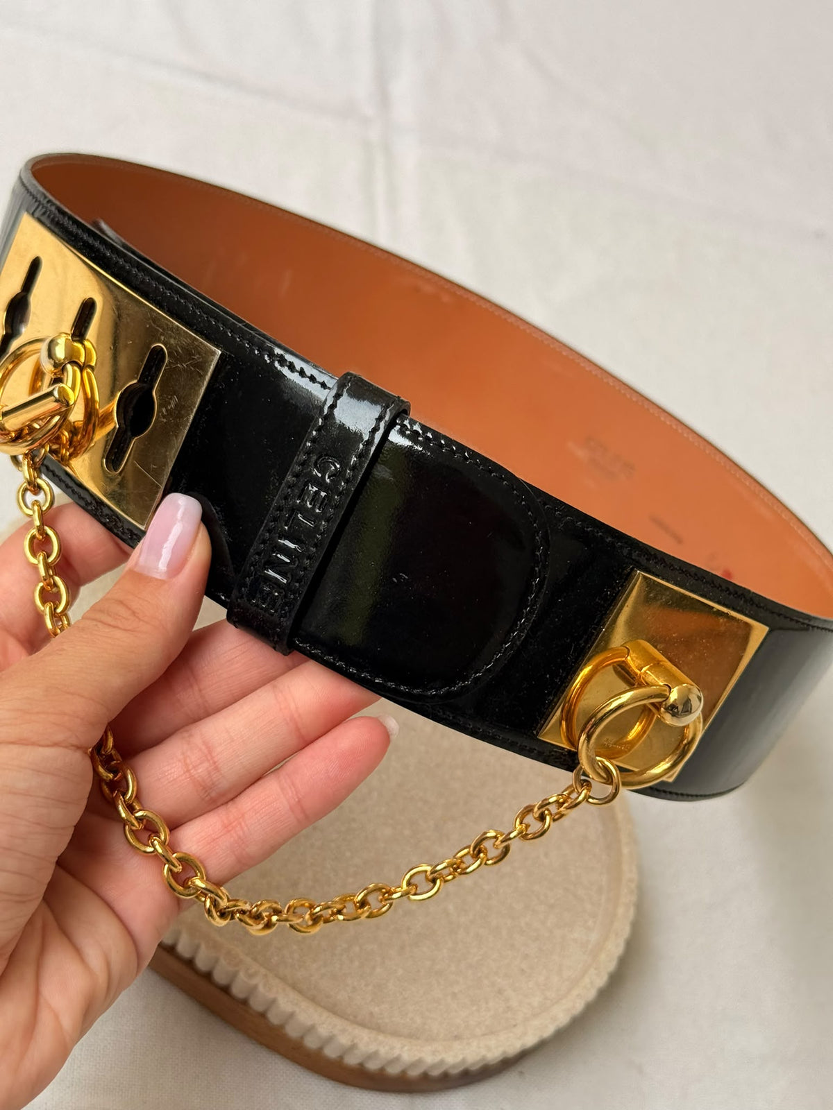 Ceinture Céline vintage - Cuir noir brillant et chaîne dorée