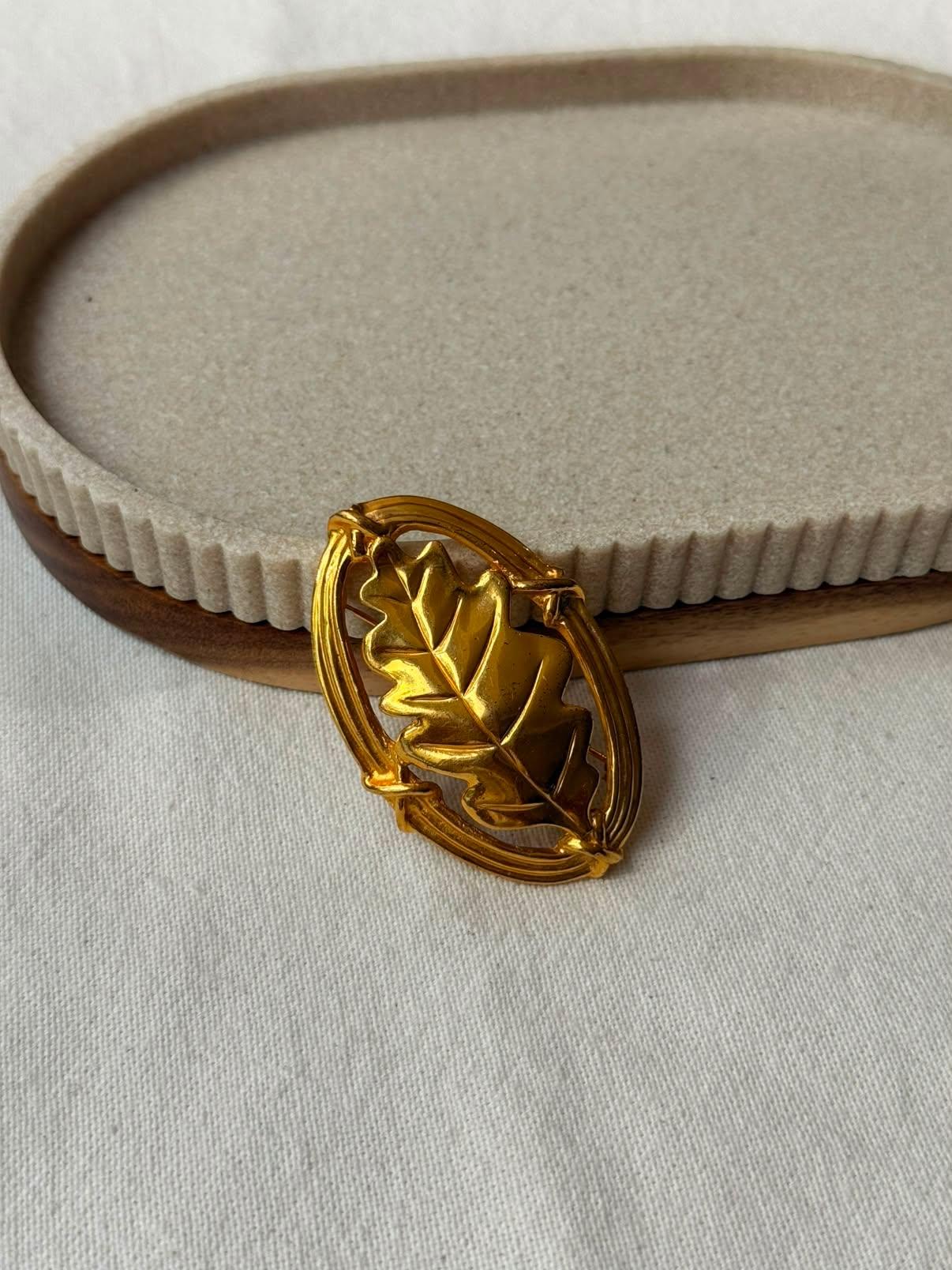 Broche Inès De La Fressange vintage - Feuille dorée