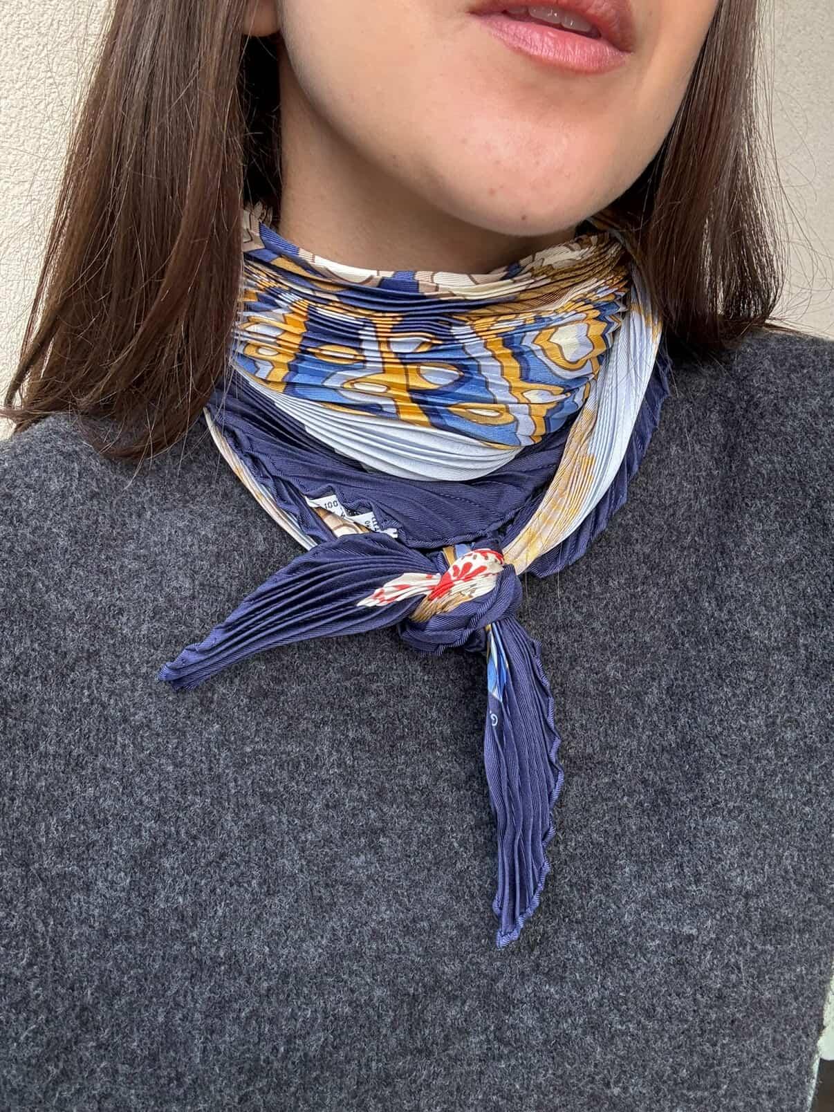 Foulard Hermès plissé – Modèle Grands fonds II