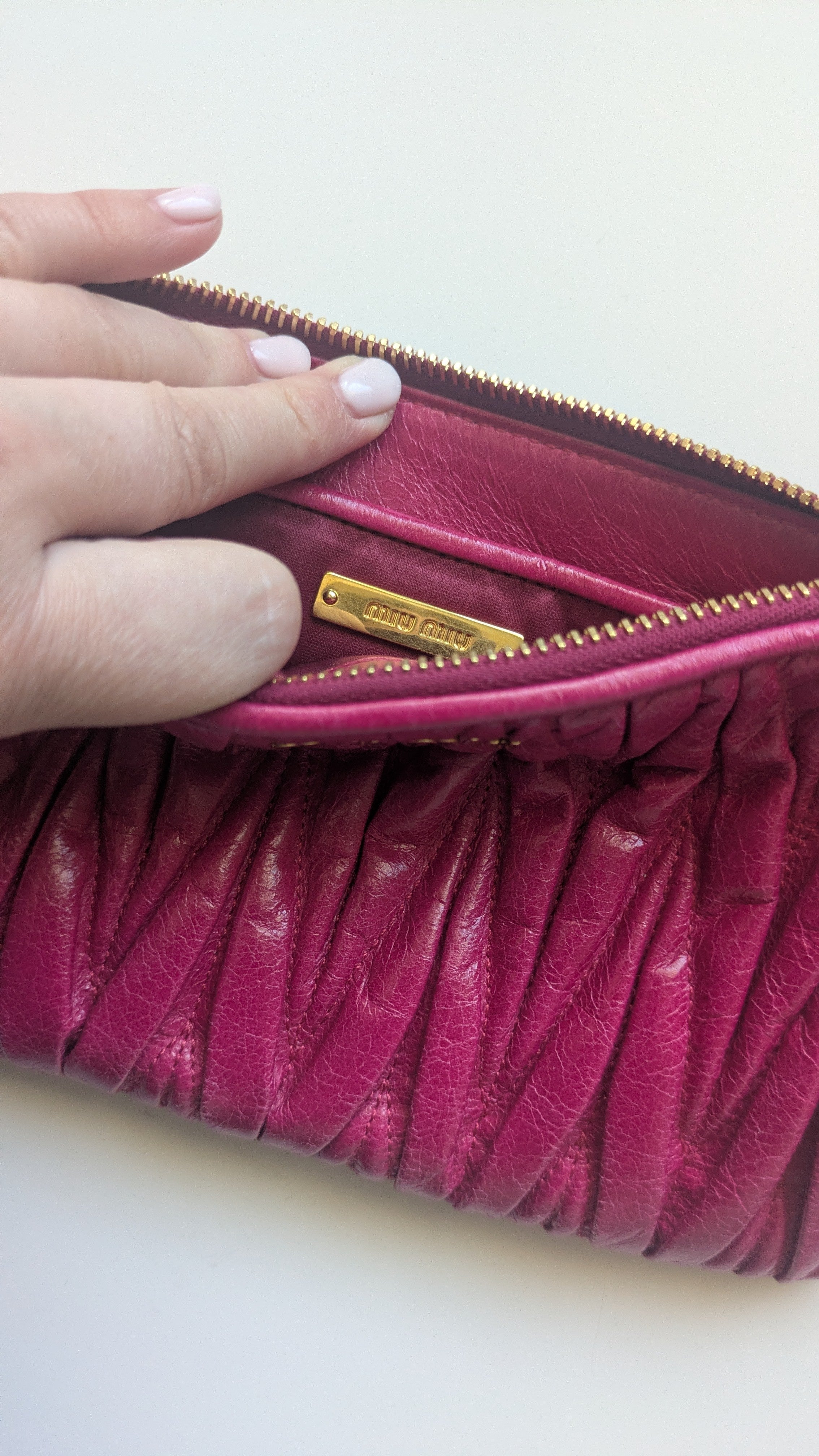 Pochette Miu Miu - Cuir matelassé nappa fushia