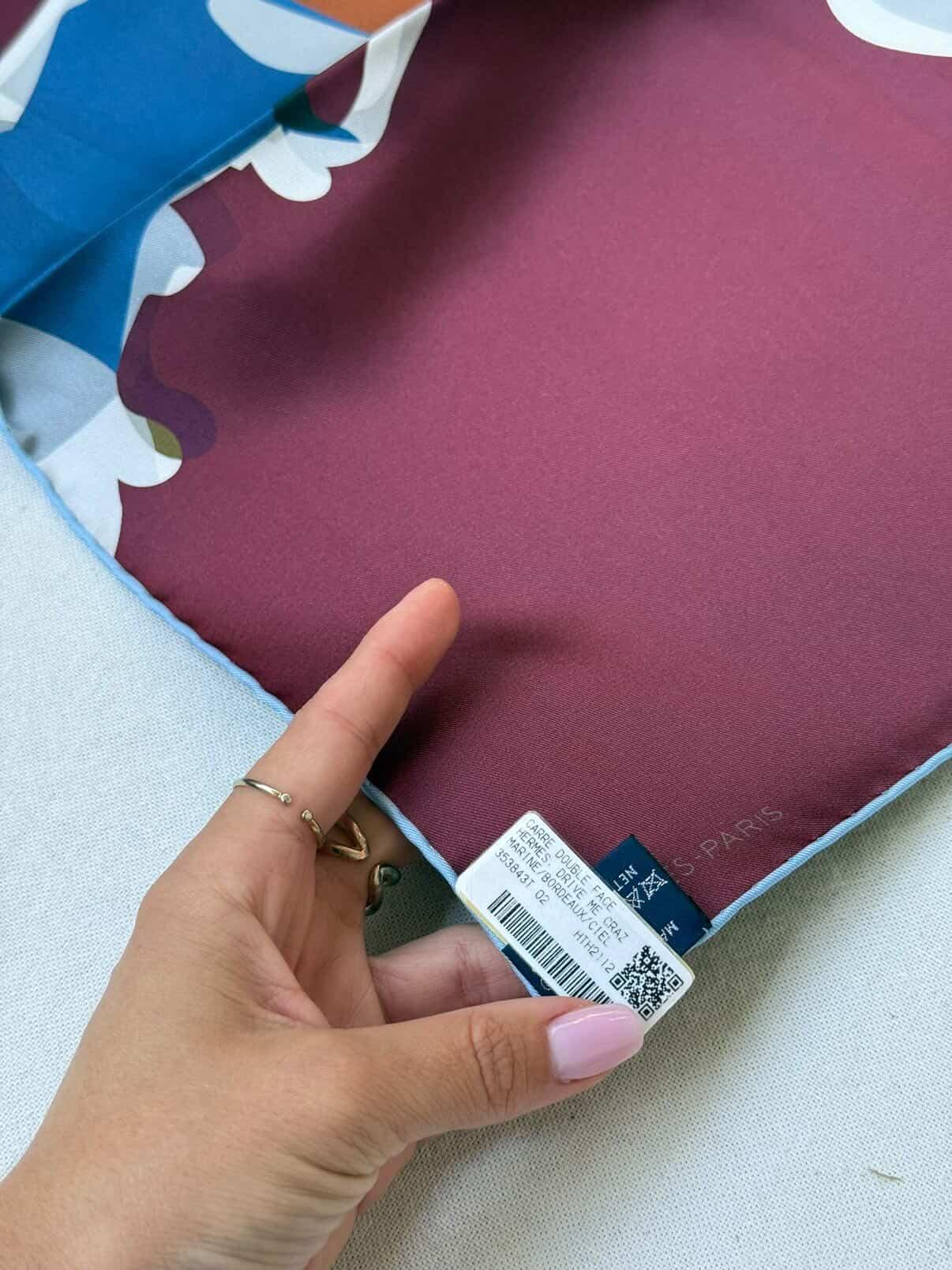 Foulard Hermès double face – Modèle Drive me crazy