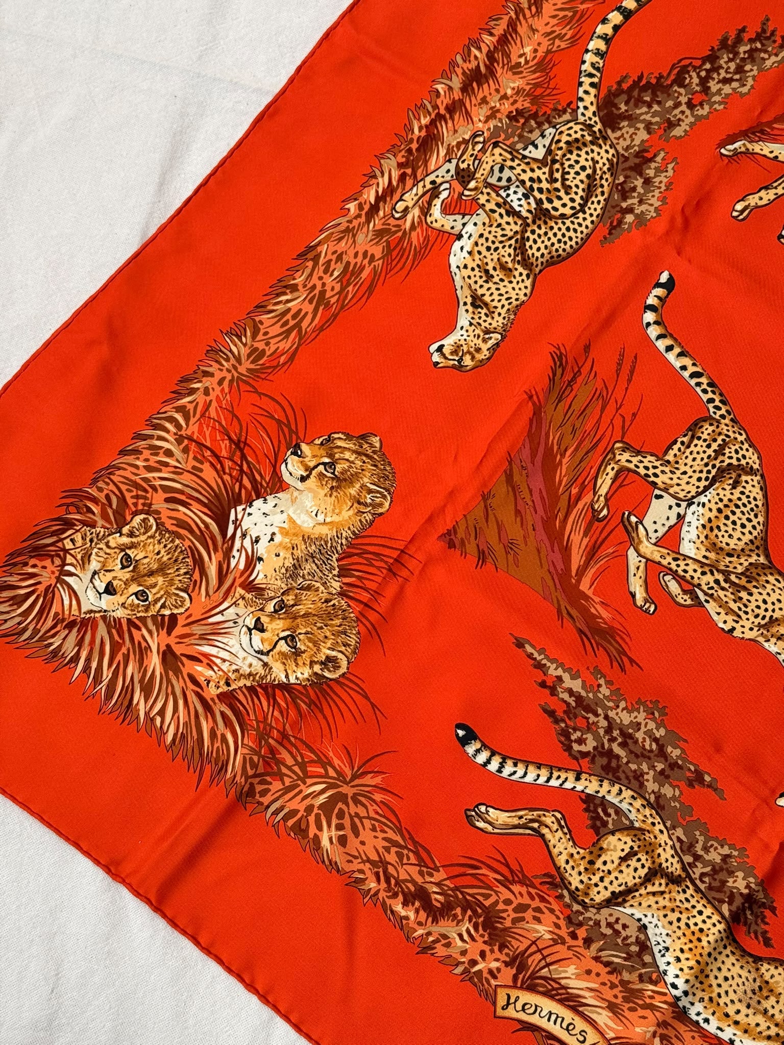 Foulard Hermès – Modèle Les Guépards