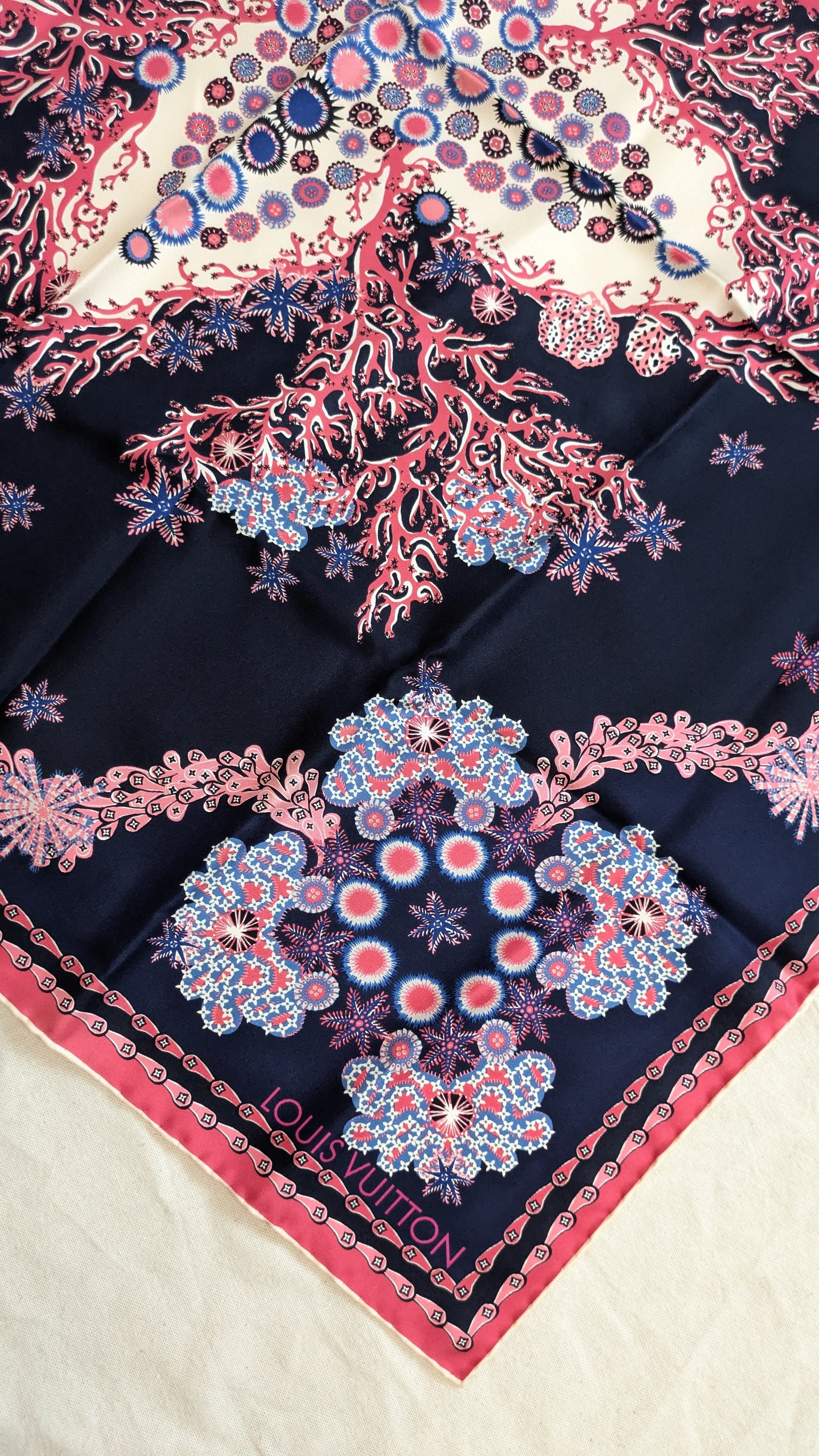 Foulard Louis Vuitton – Motifs marins