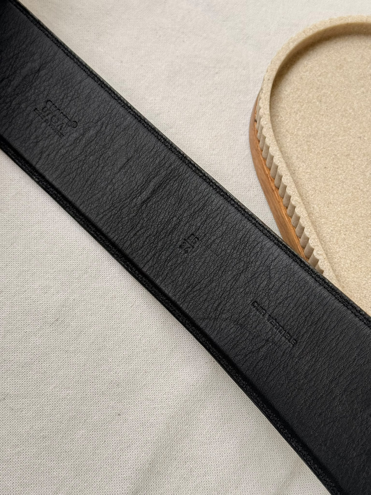 Ceinture Chanel vintage - Cuir noir brillant et boucle oversize
