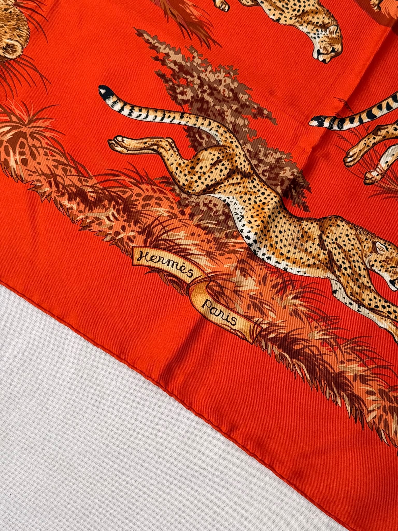 Foulard Hermès – Modèle Les Guépards