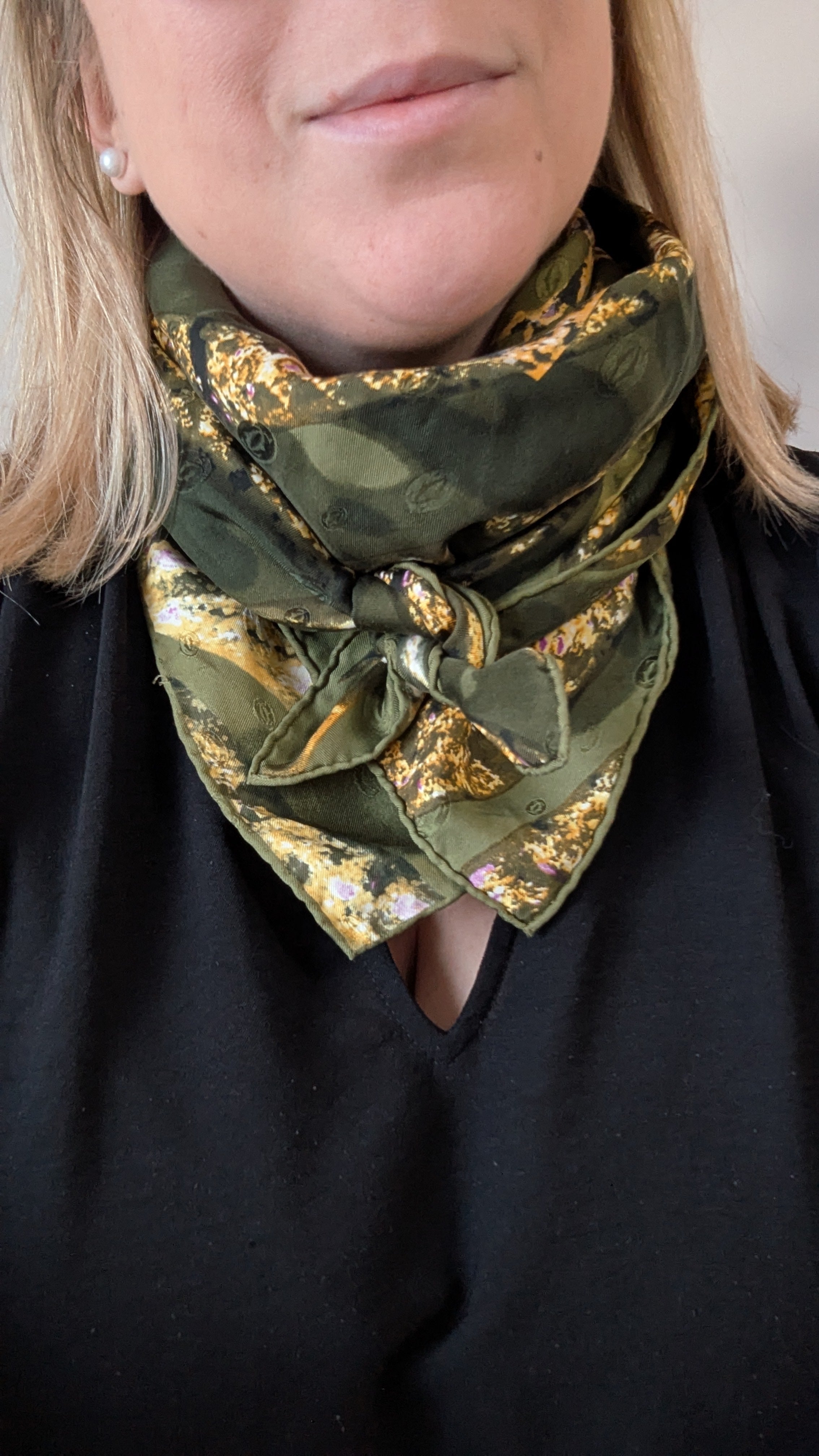 Foulard Cartier – Motif panthère kaki