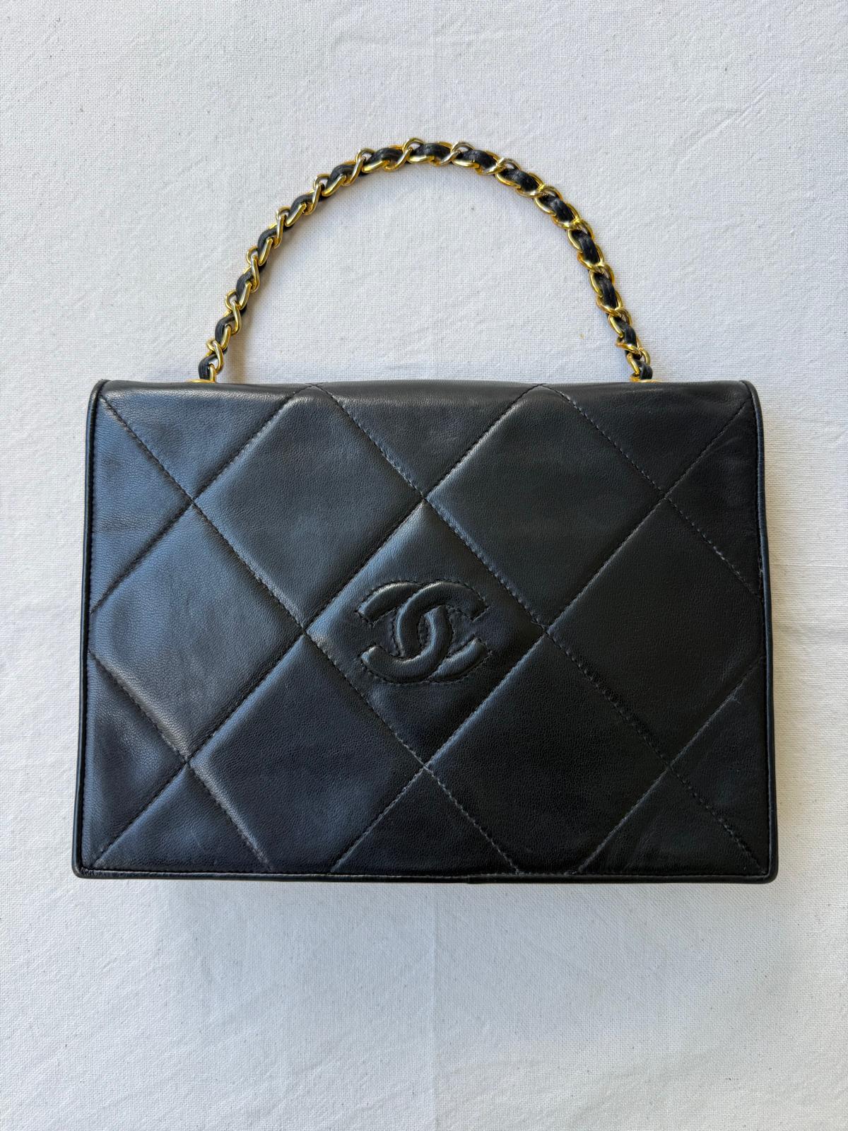 Sac Chanel single flap en cuir agneau noir matelassé